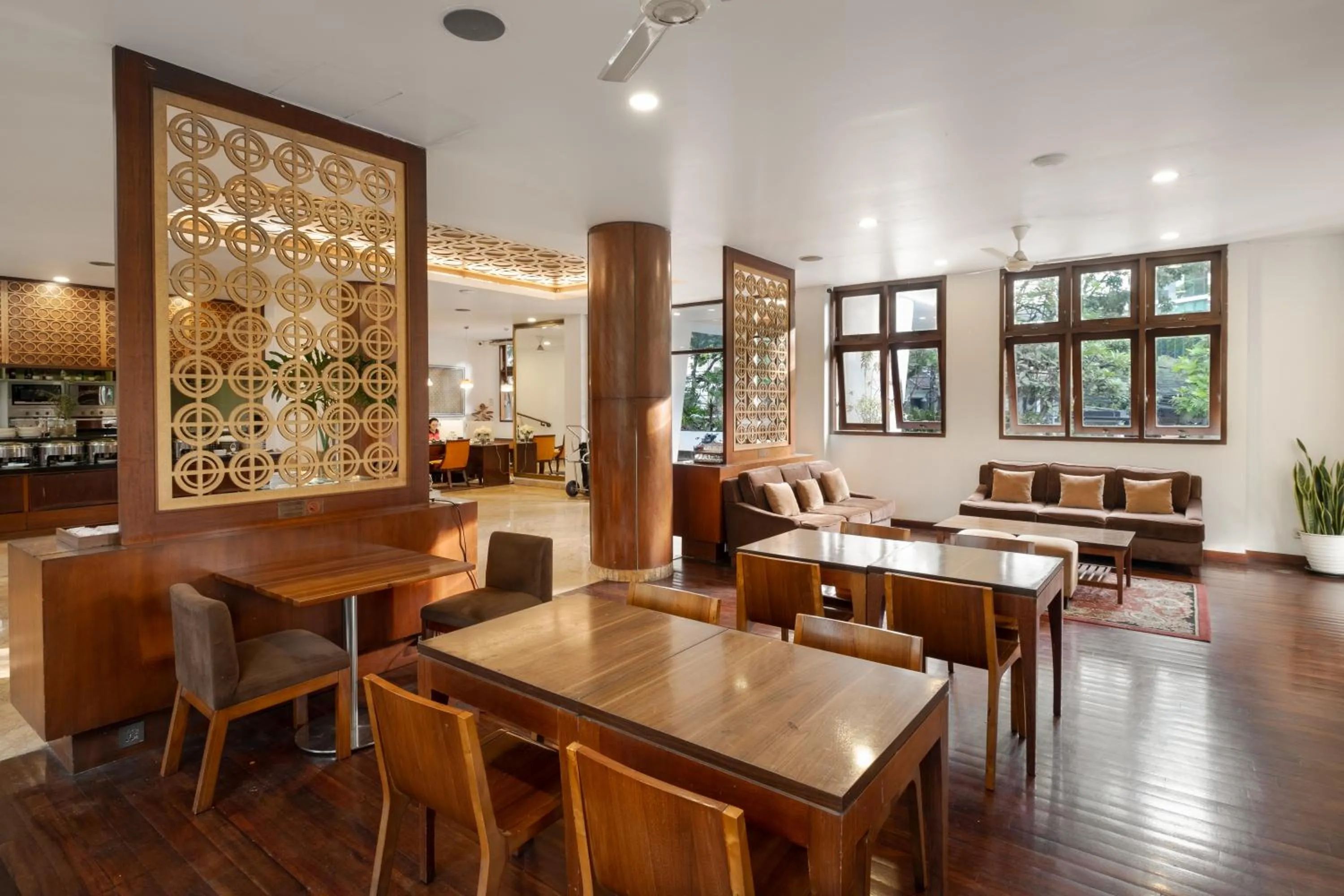 Restaurant/places to eat in House Sangkuriang