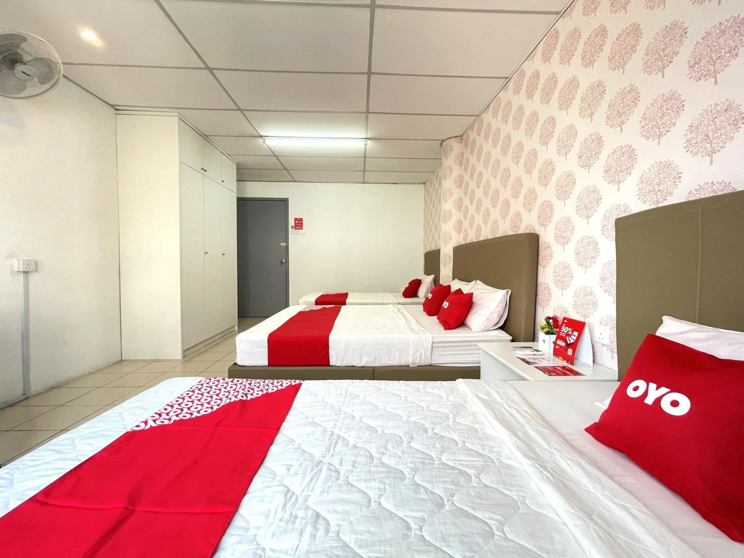 Bedroom, Bed in Hotel O Wg Guest House