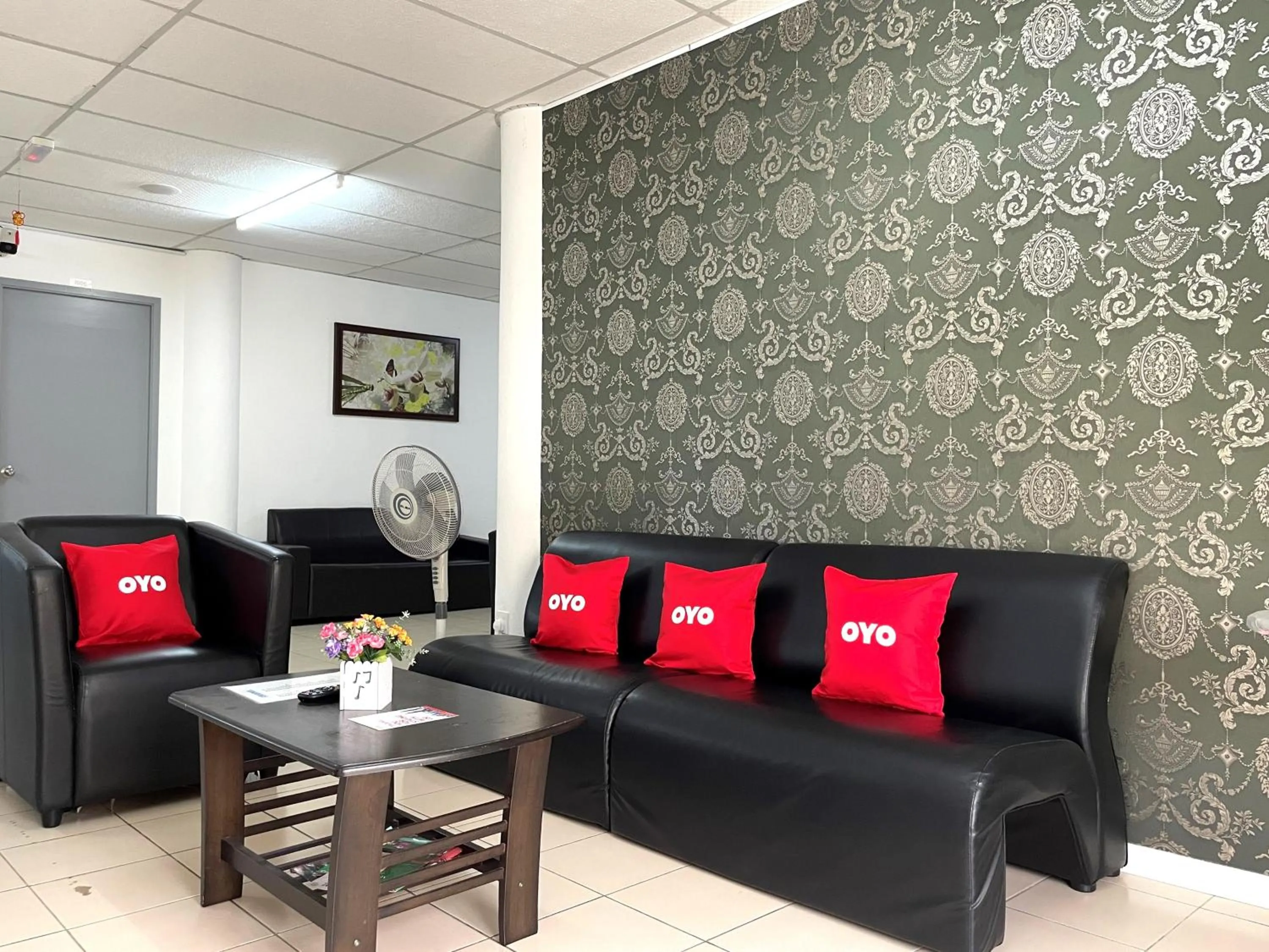 Living room in Hotel O Wg Guest House