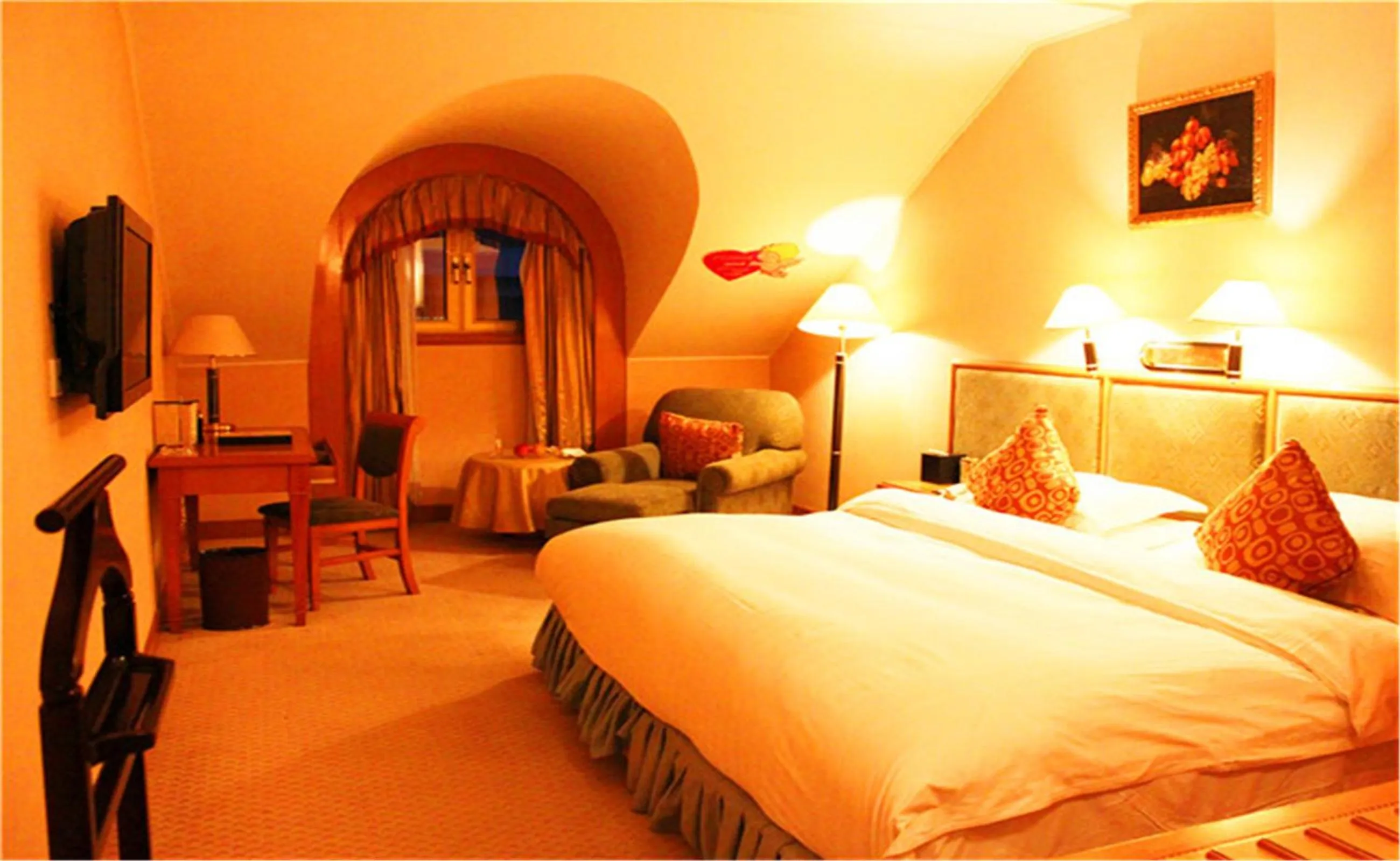 Bed in Qingdao Oceanwide Elite Hotel