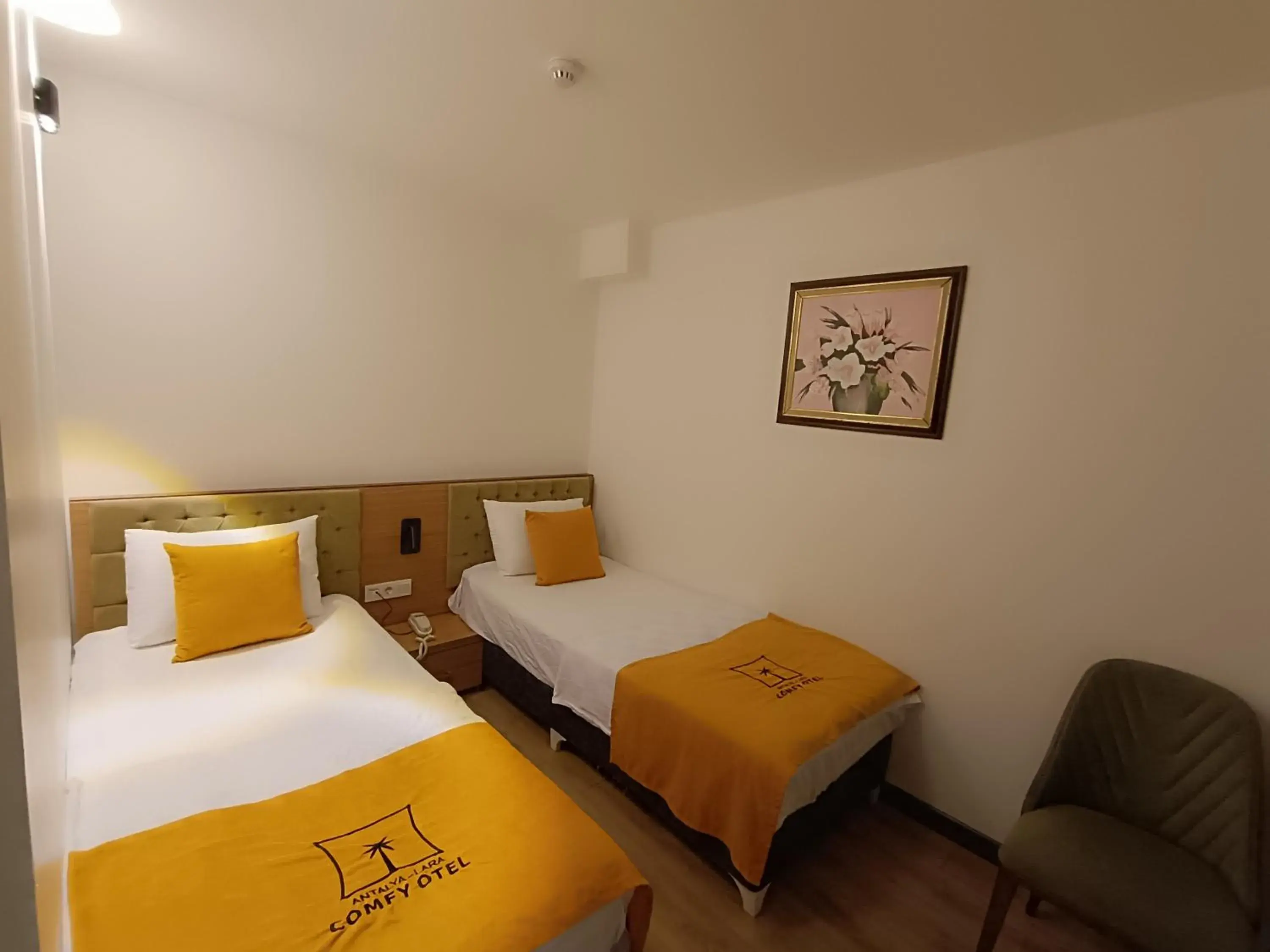 Budget Double or Twin Room - single occupancy in Fora Inn Lara Budget Double or Twin Room - single occupancy in Fora Inn Lara