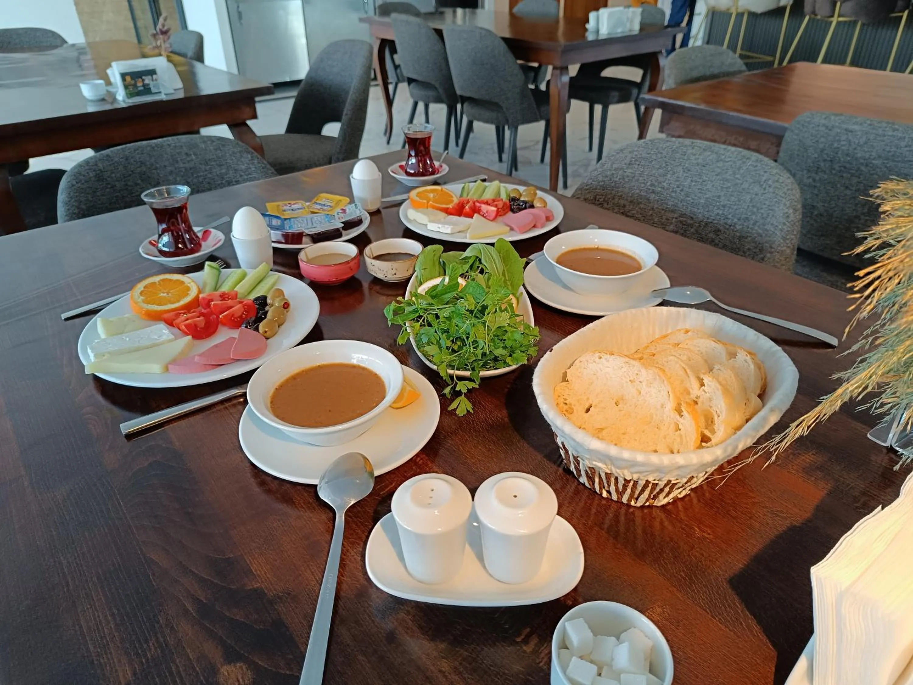 Food and drinks in Fora Inn Lara