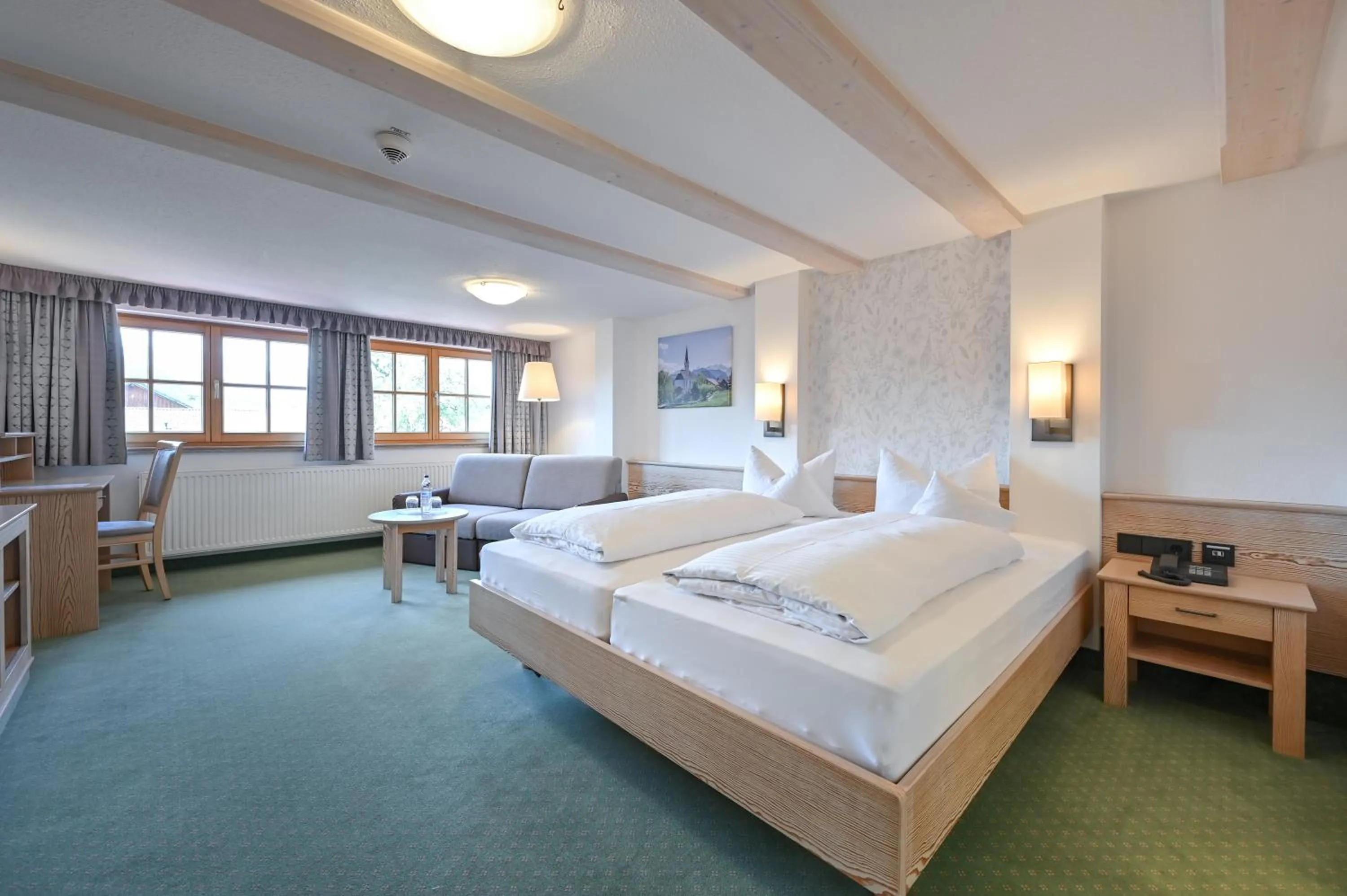 Staff, Bed in Hotel Helmer