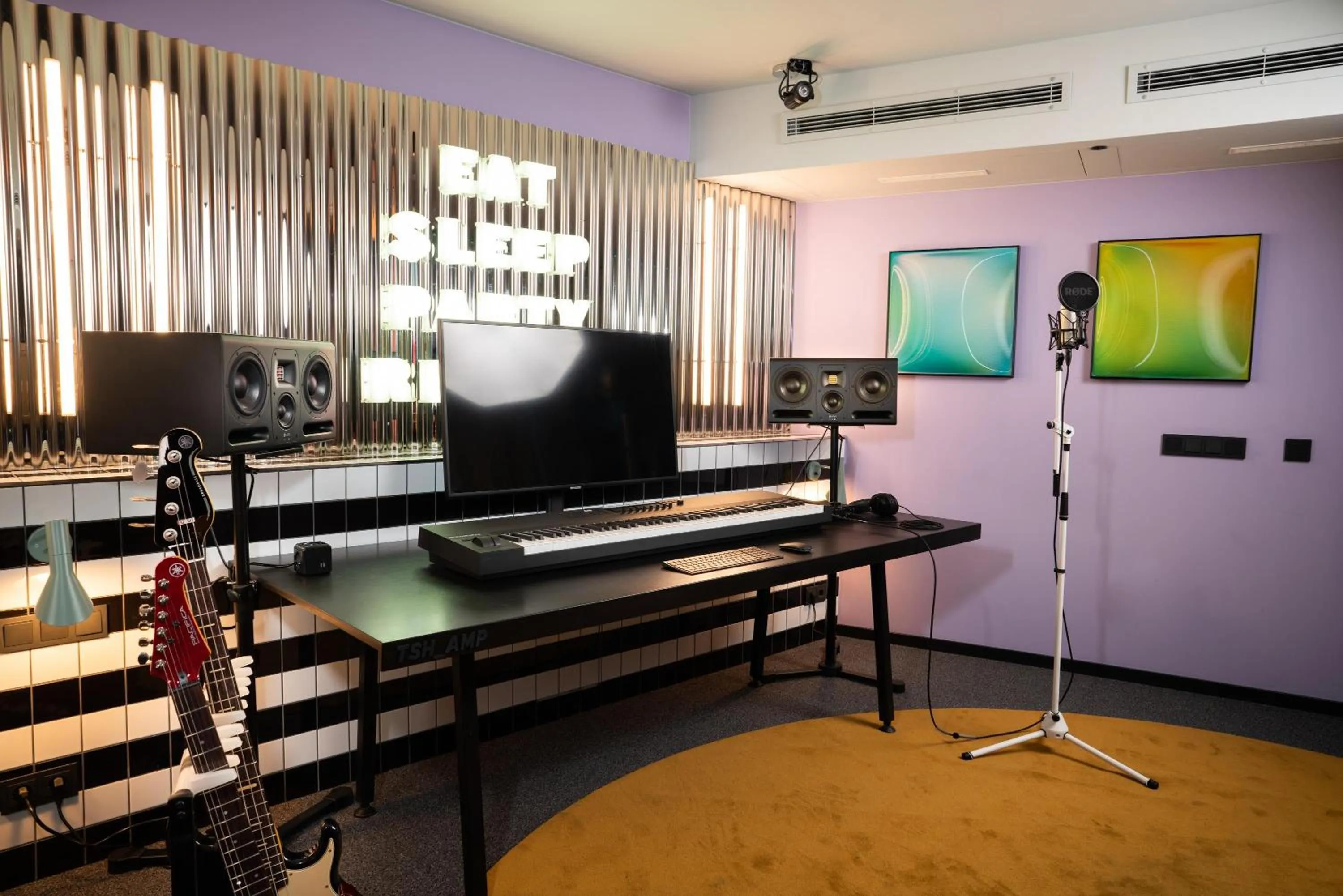 Lobby or reception in The Social Hub Berlin Alexanderplatz