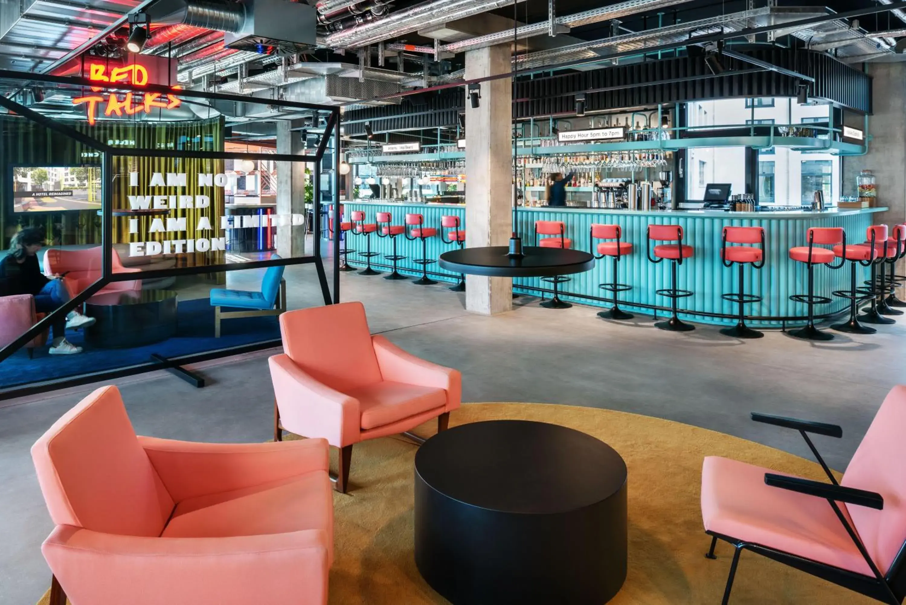 Lounge or bar in The Social Hub Berlin Alexanderplatz Lounge or bar in The Social Hub Berlin Alexanderplatz