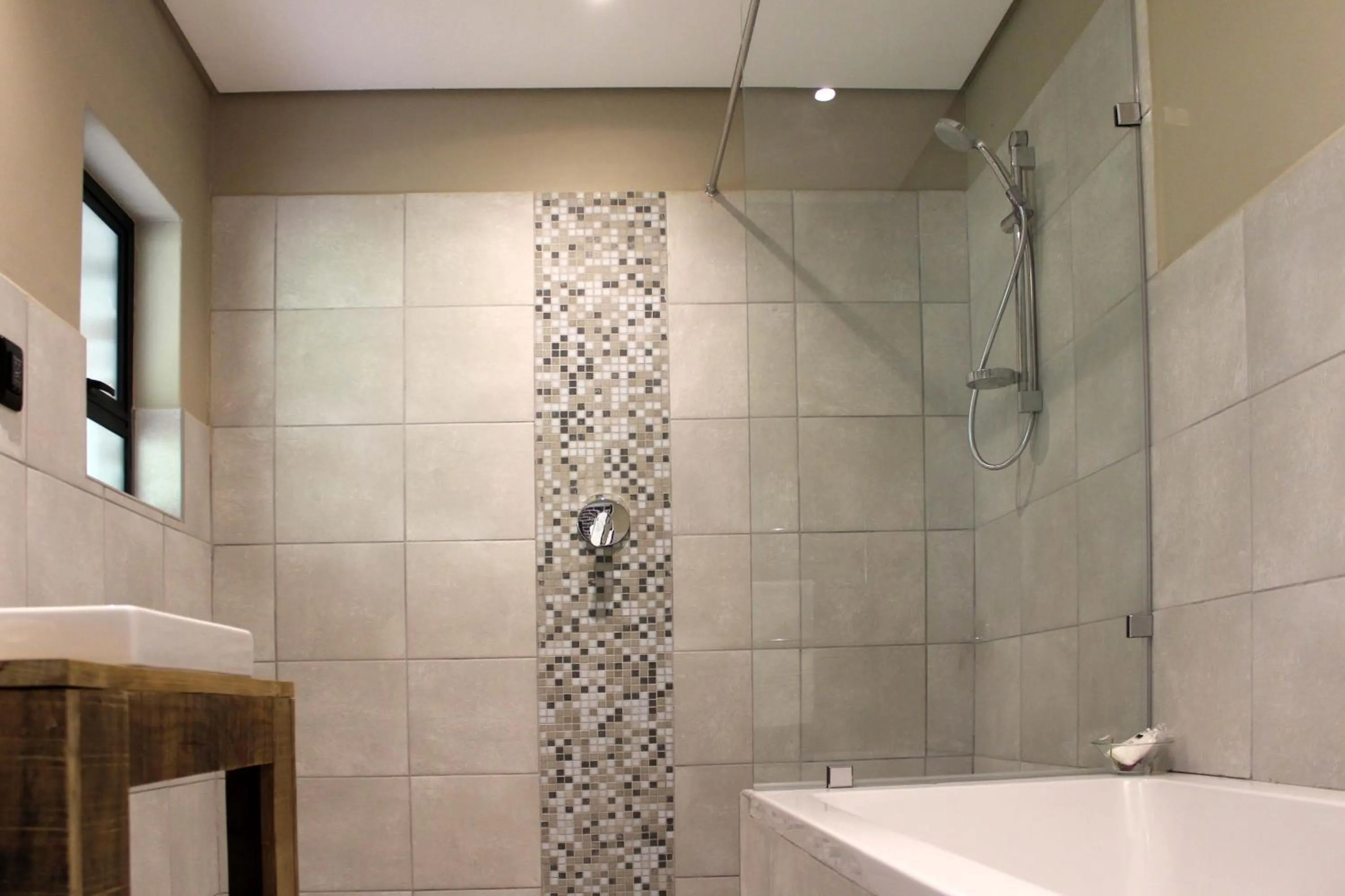 Shower in Blackwaters River Lodge, Knysna