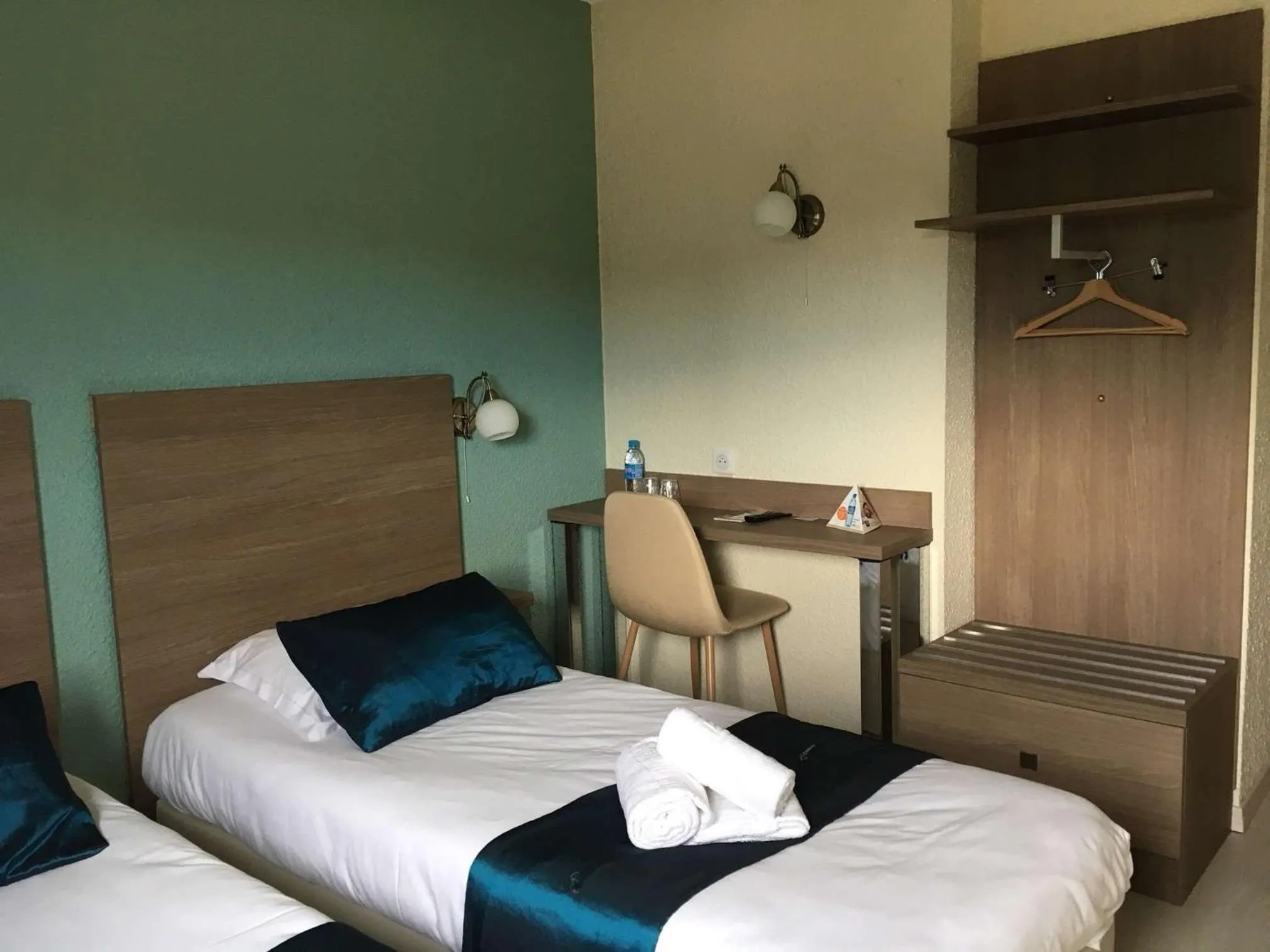 Bedroom, Bed in Brit Hotel Salon de Provence