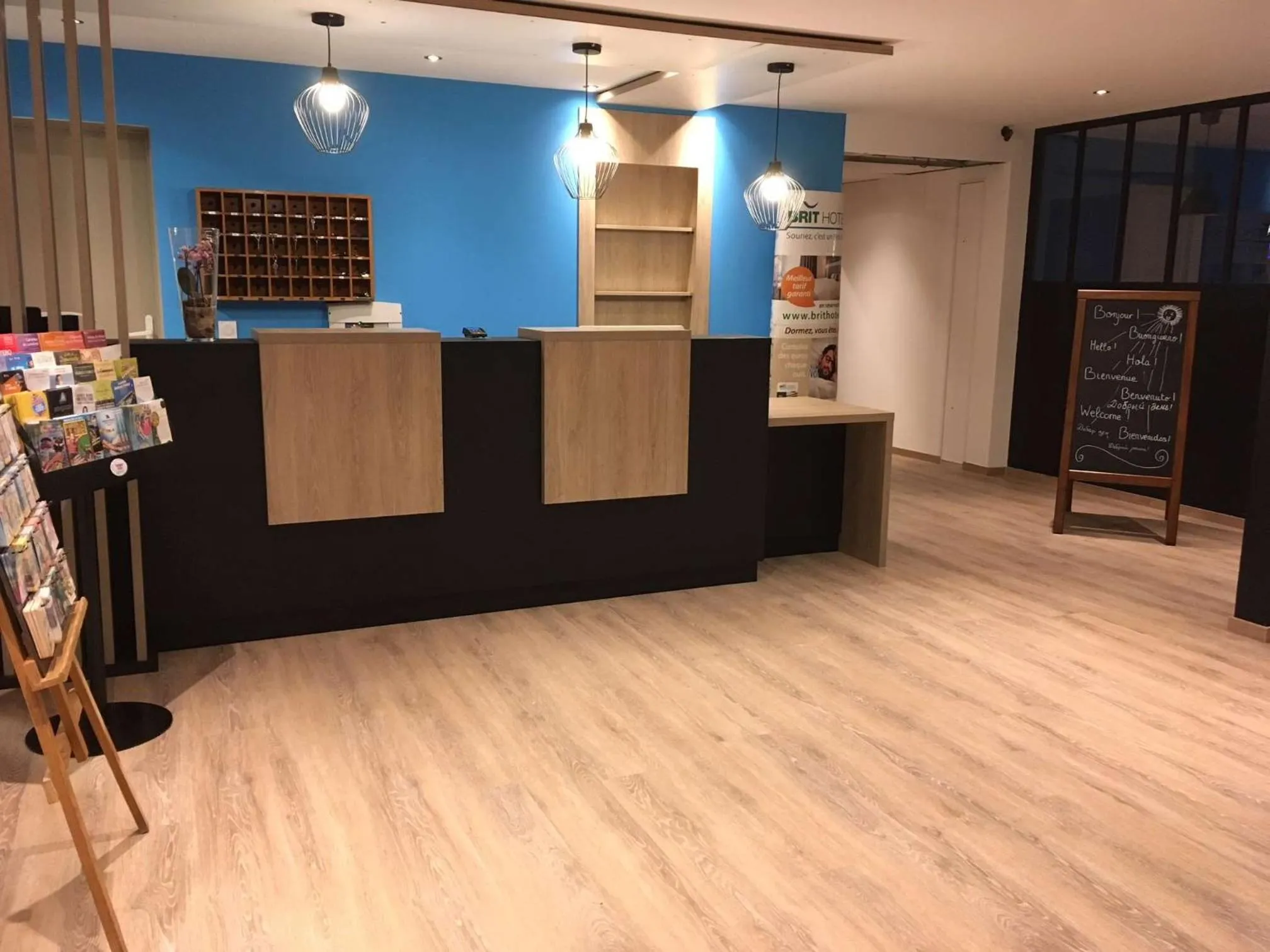 Lobby or reception in Brit Hotel Salon de Provence