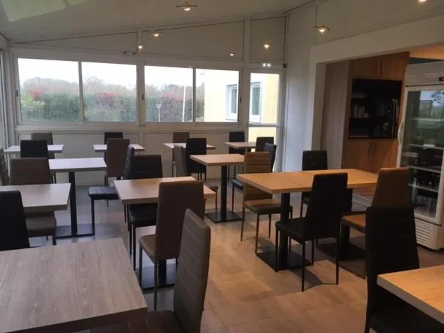 Restaurant/places to eat in Brit Hotel Salon de Provence