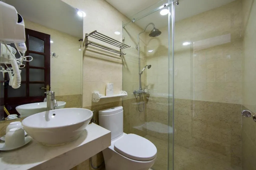 Shower in Splendid Star Grand Hotel and Spa