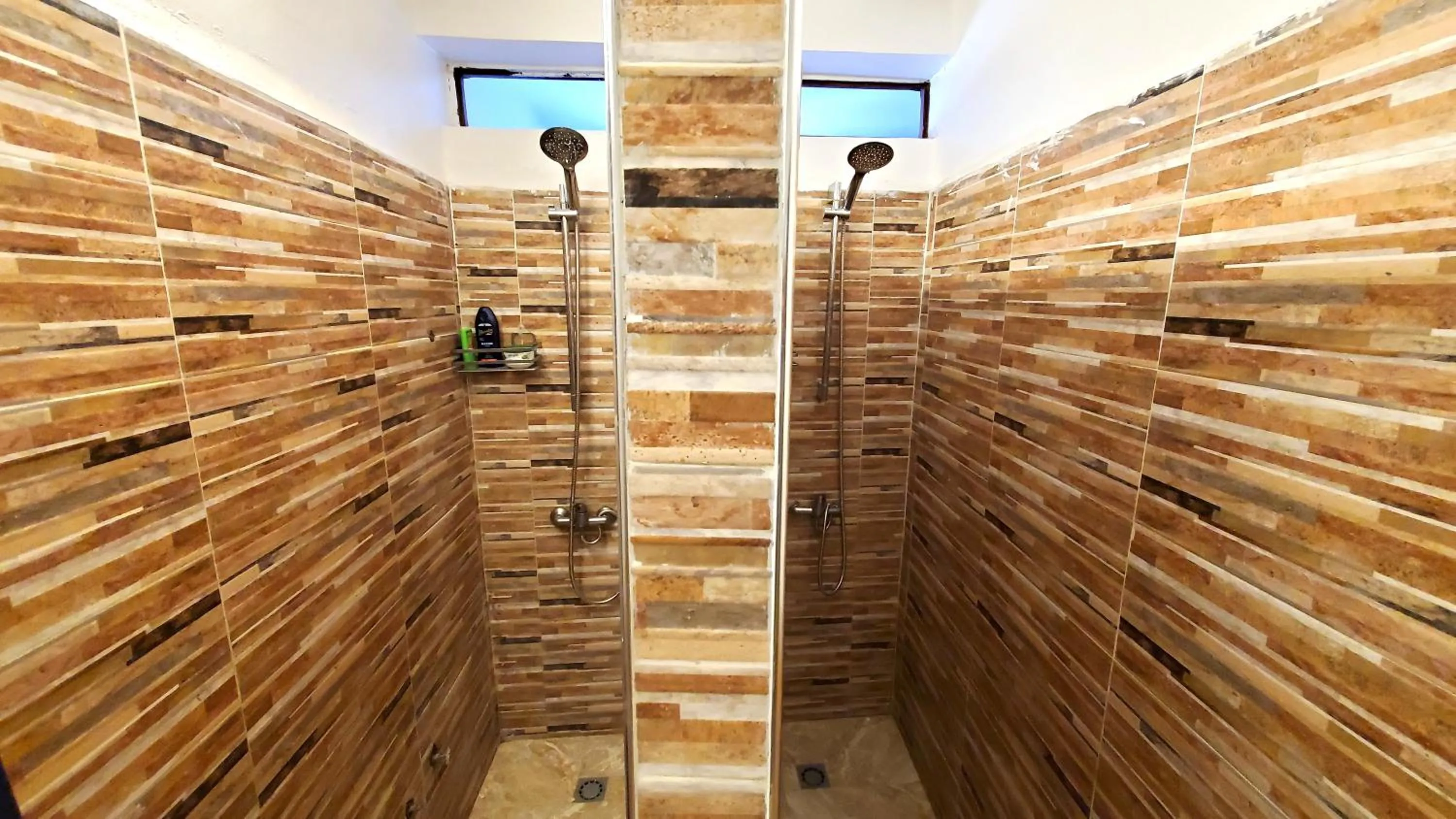 Shower in Kekai Surf House