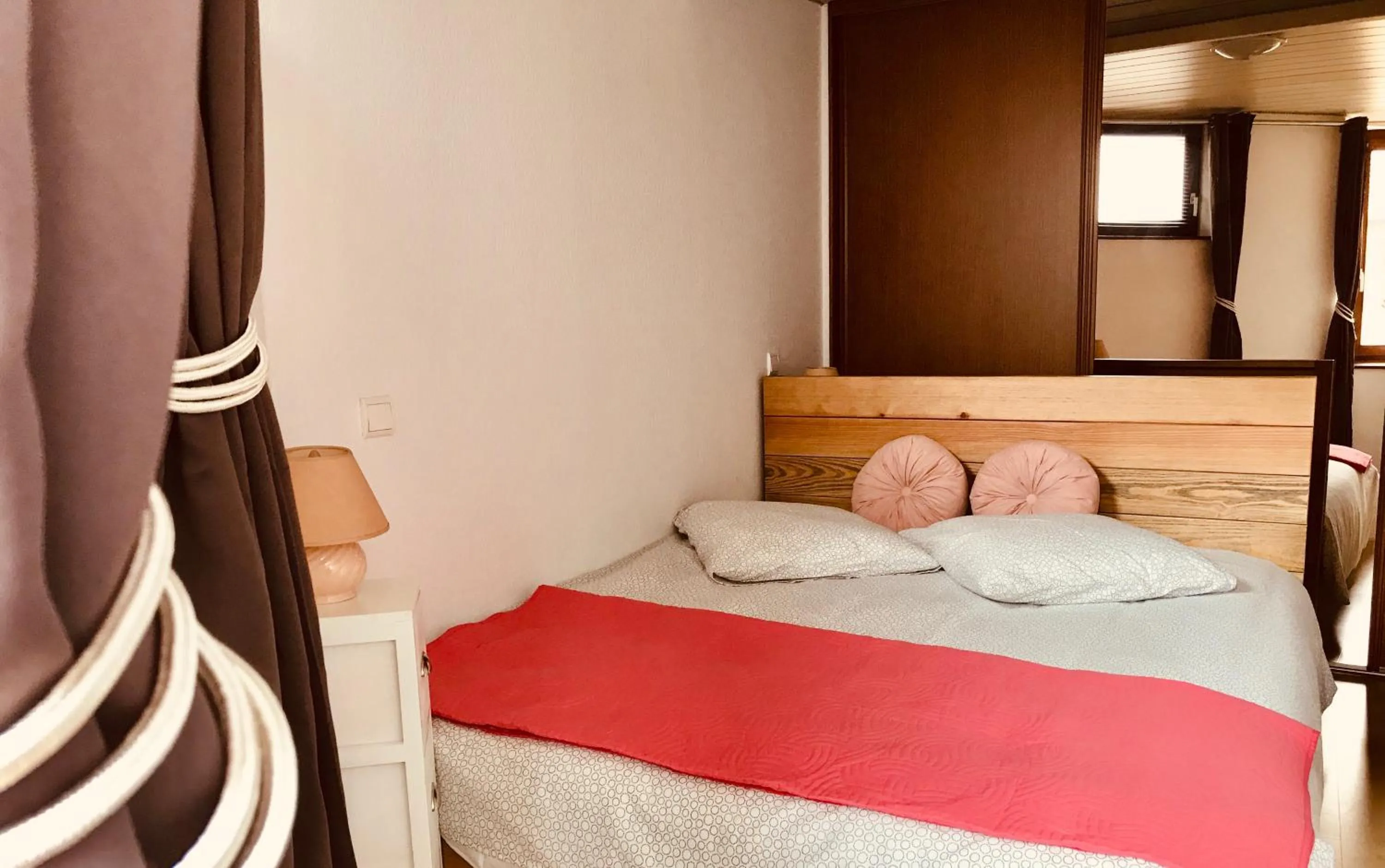 Bedroom, Bed in AUX DEUX CIGOGNES AMMERSCHWIHR