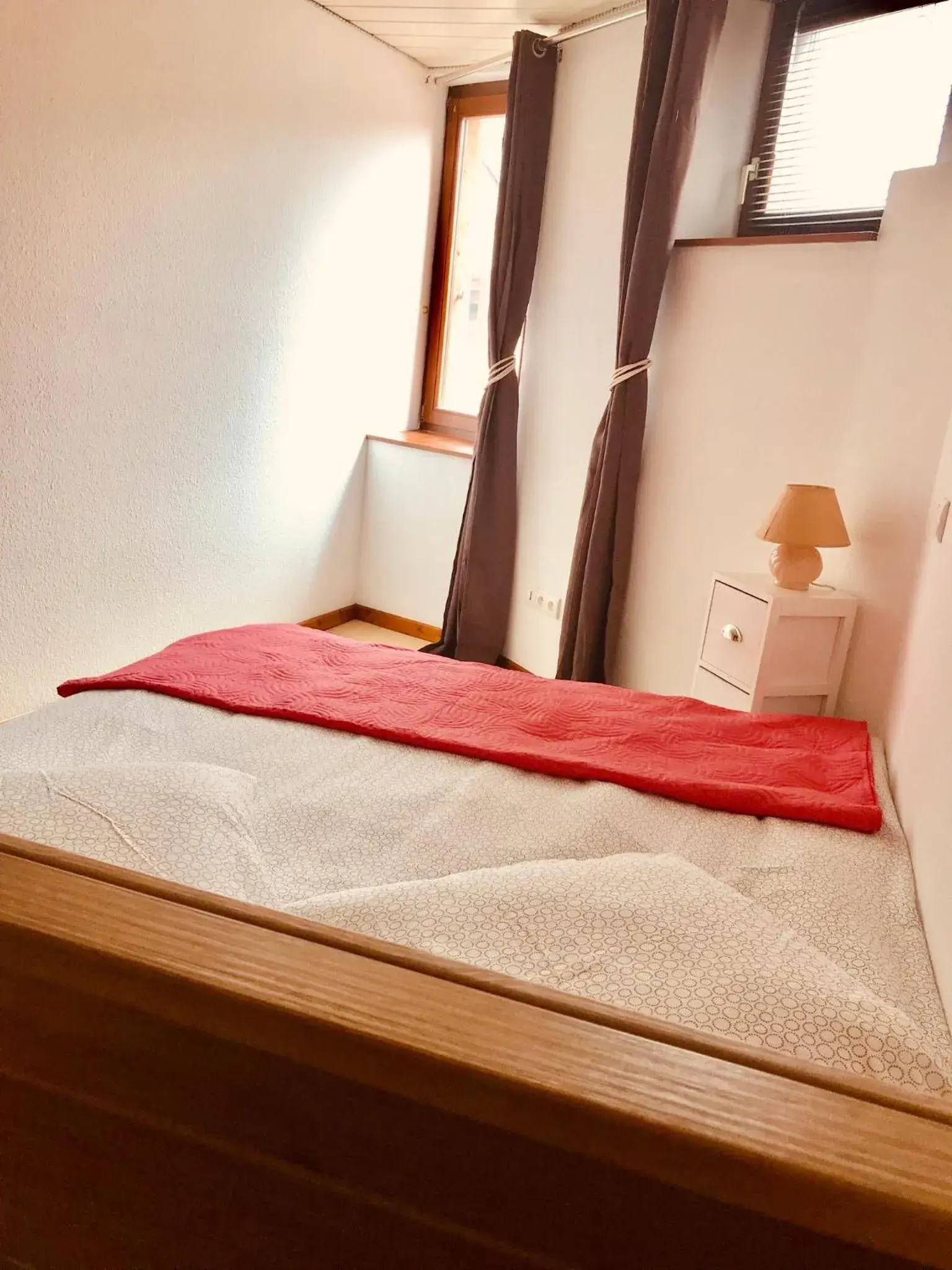 Bedroom, Bed in AUX DEUX CIGOGNES AMMERSCHWIHR Bedroom, Bed in AUX DEUX CIGOGNES AMMERSCHWIHR