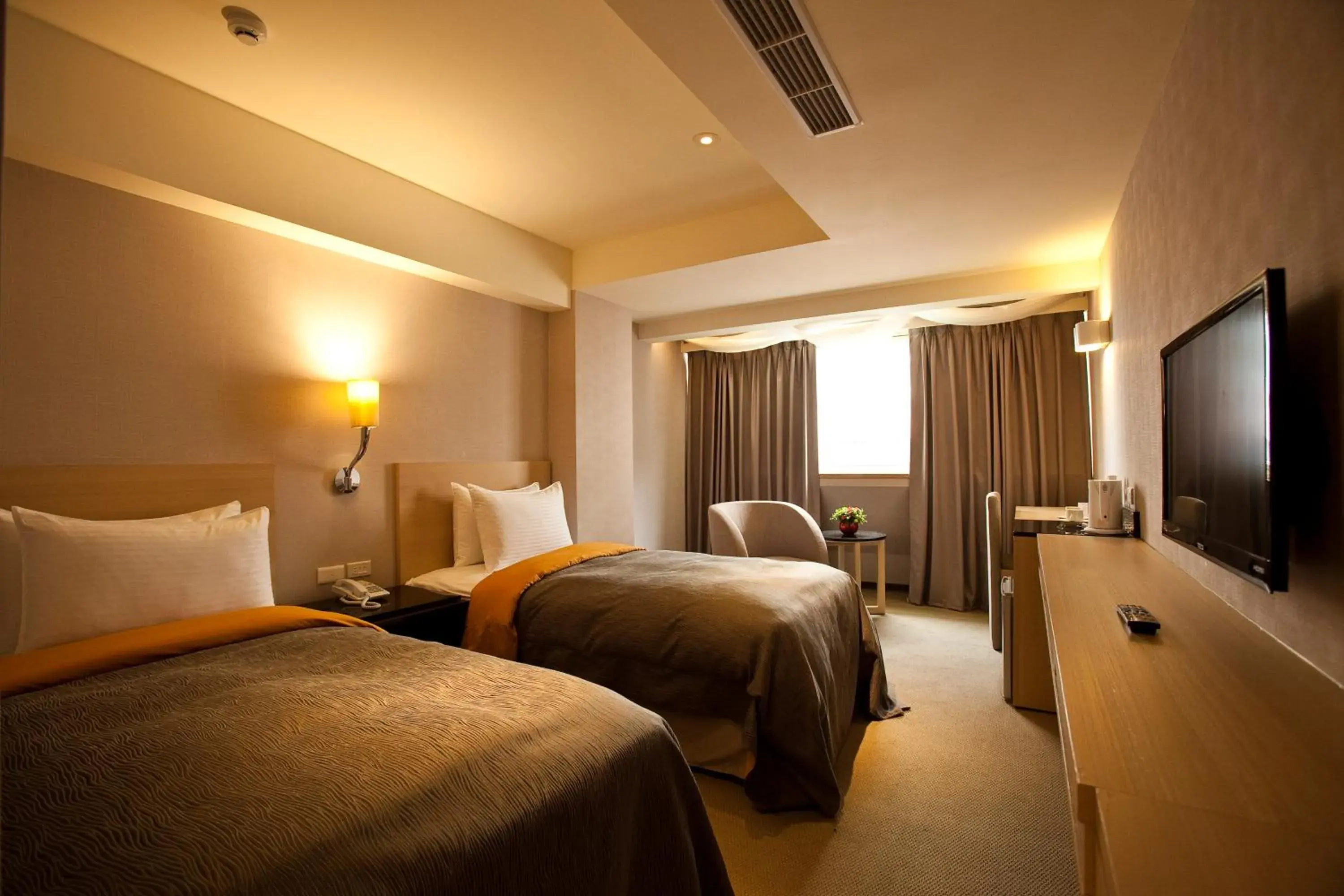 Photo of the whole room, Bed in E-House Hotel