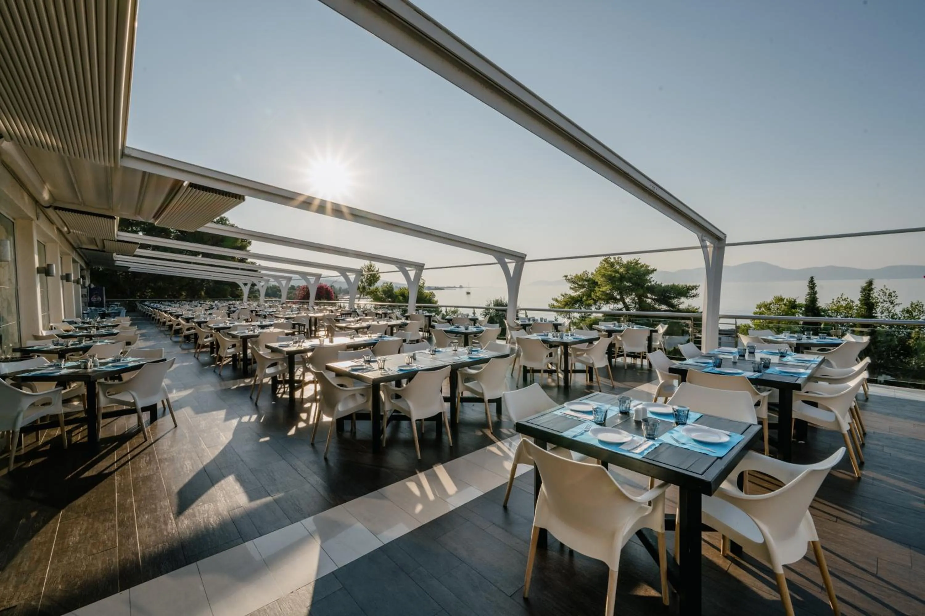 Restaurant/places to eat in Hydra Beach Resort