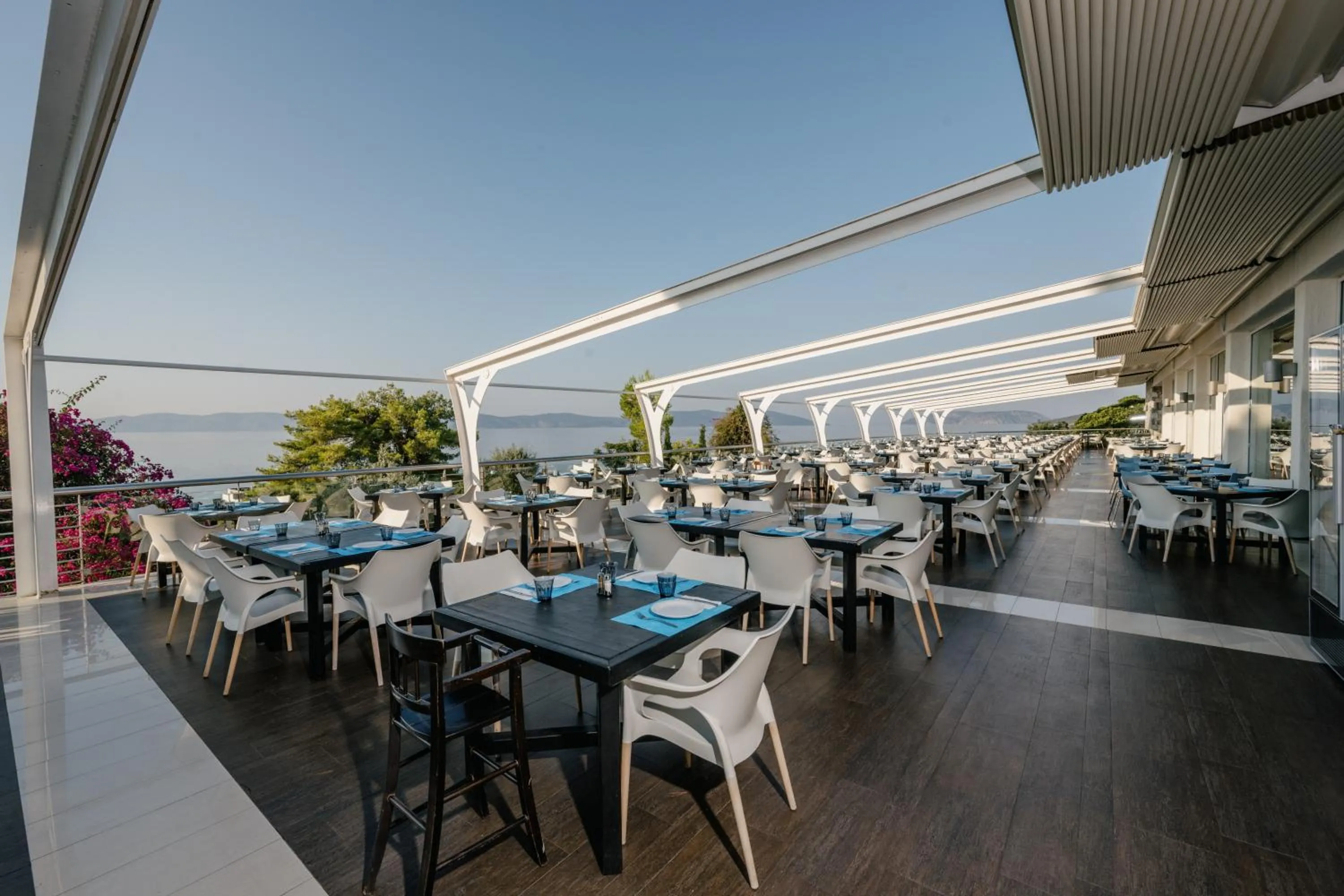 Restaurant/places to eat in Hydra Beach Resort