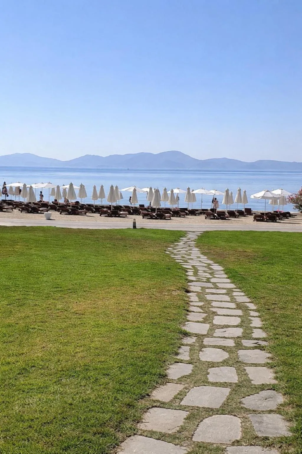 Beach in Hydra Beach Resort