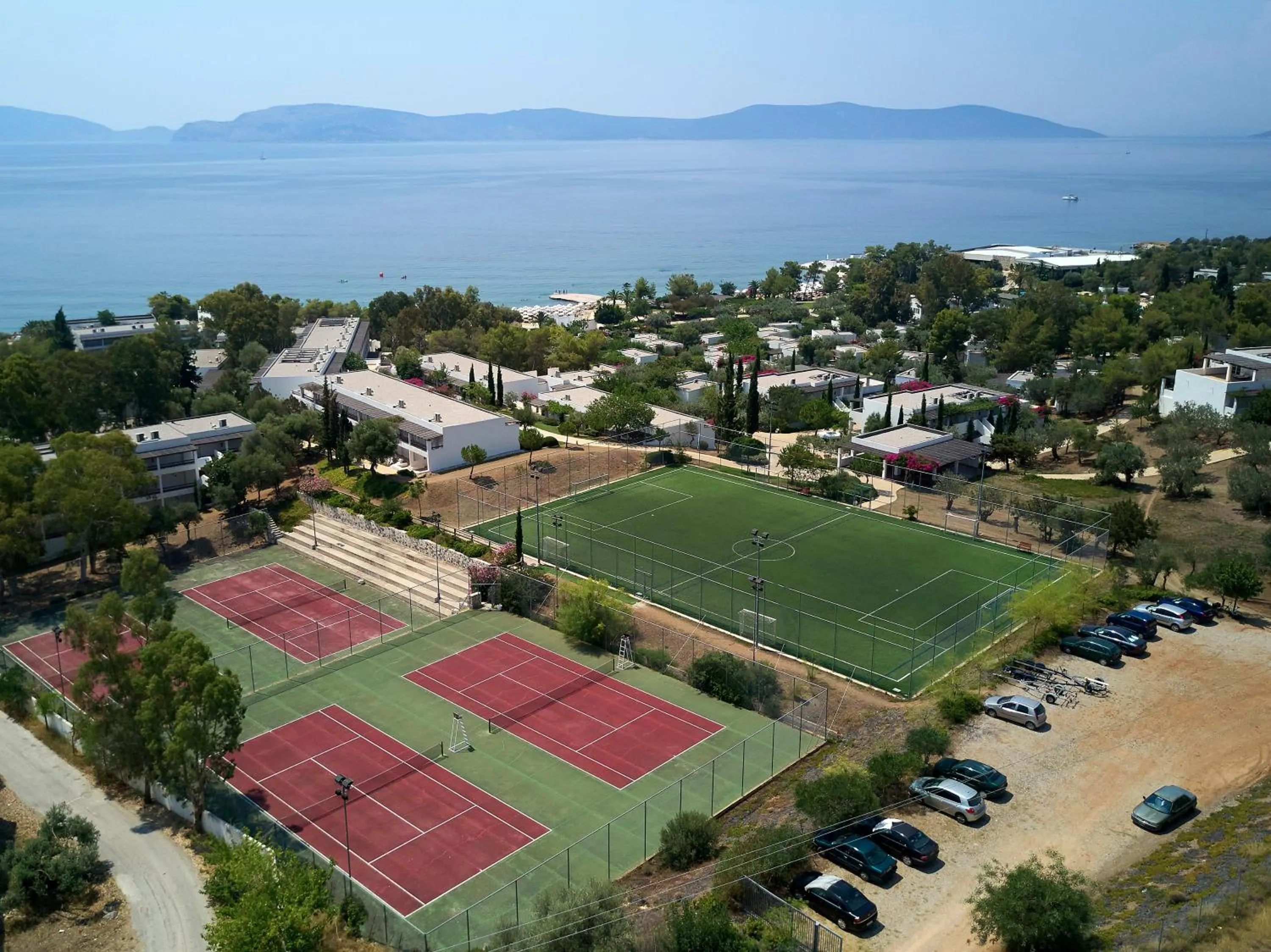 Tennis court in Hydra Beach Resort