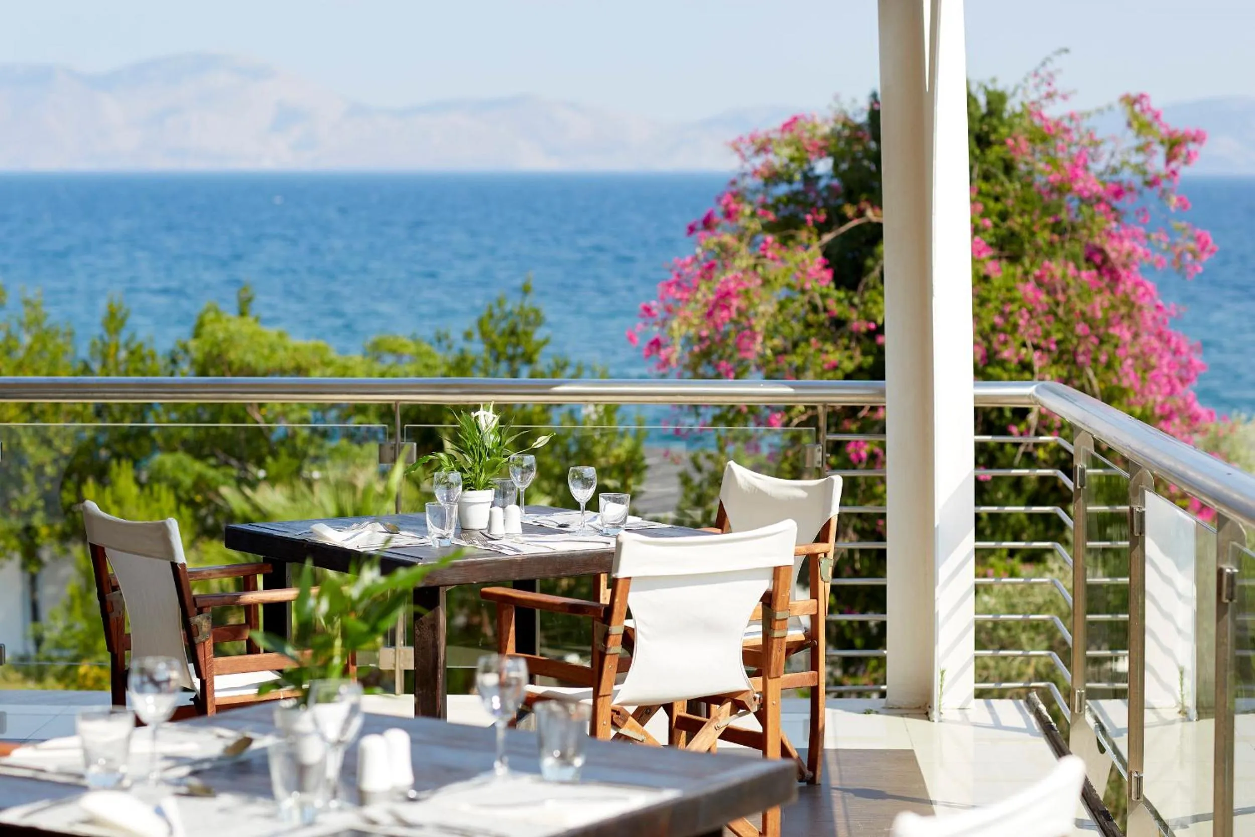 Restaurant/places to eat in Hydra Beach Resort