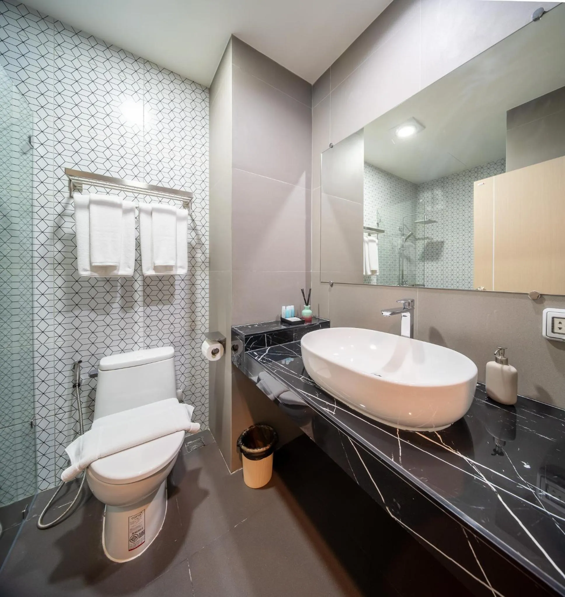 Toilet in College Haus Rangnam