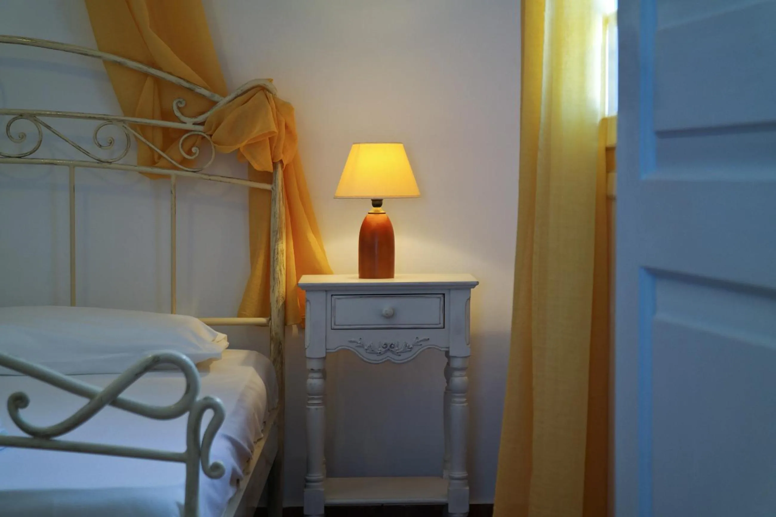 Decorative detail, Bed in Belvedere Apartments