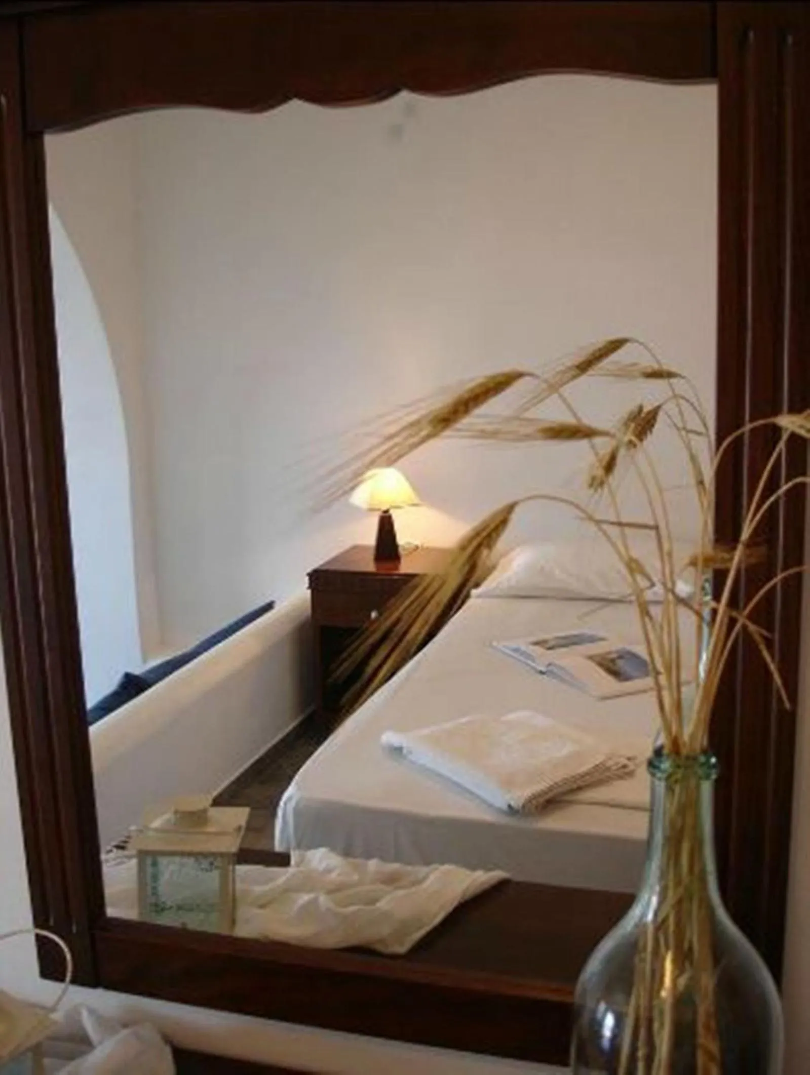 Decorative detail, Bed in Belvedere Apartments