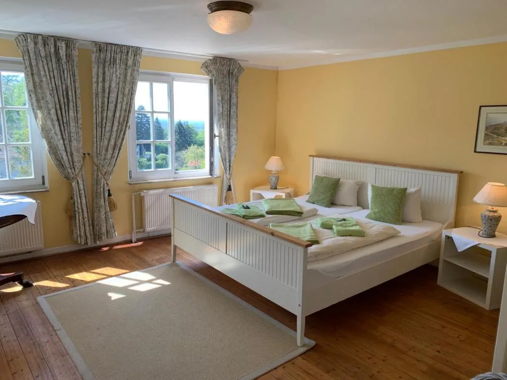 Photo of the whole room, Bed in Hotel Drei Kronen