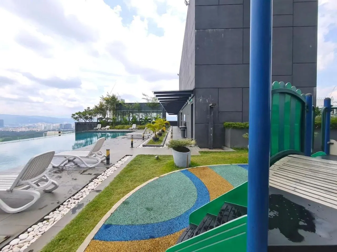 Swimming pool in Dorsett Residences Bukit Bintang