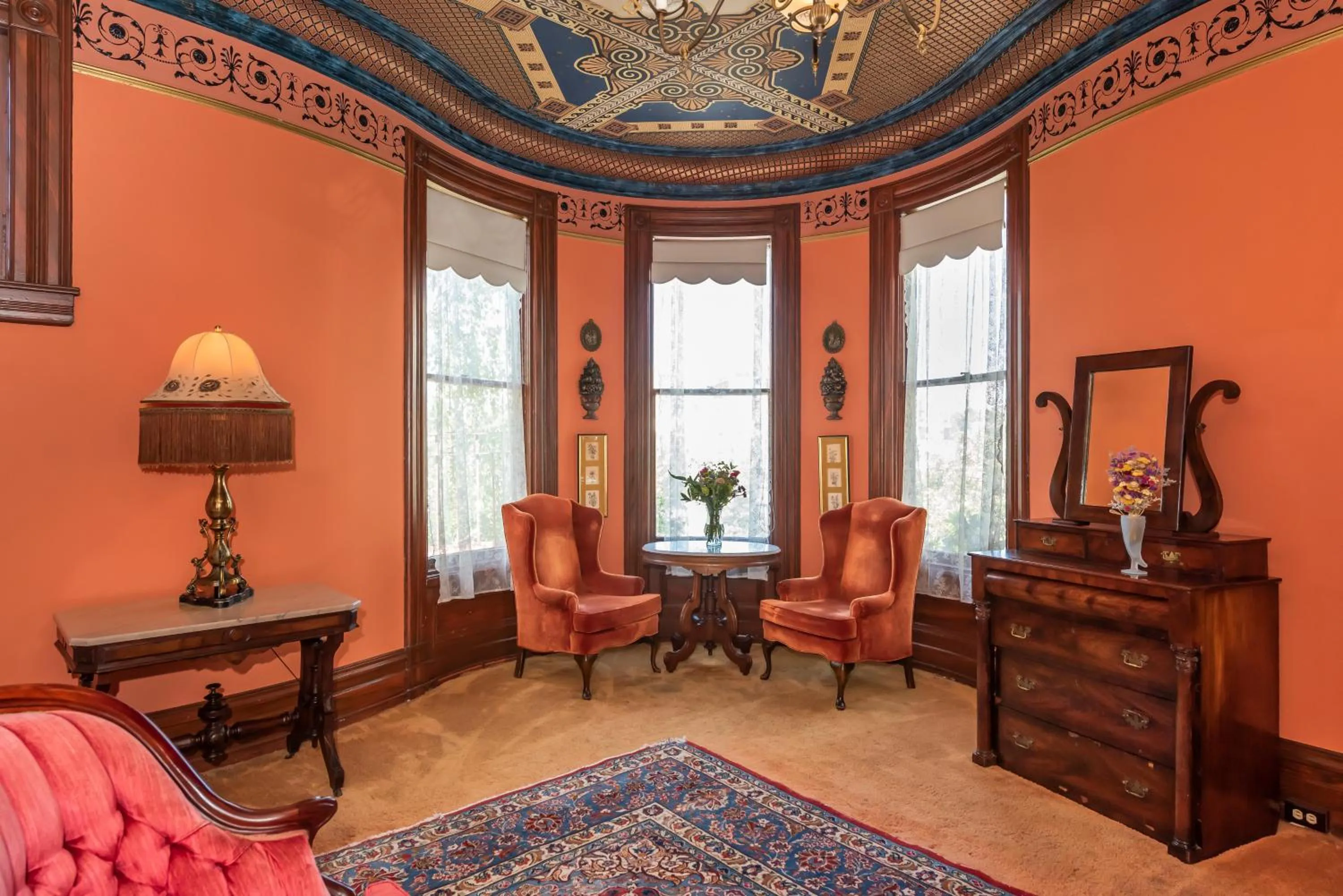 Seating area in Chateau Tivoli Bed and Breakfast