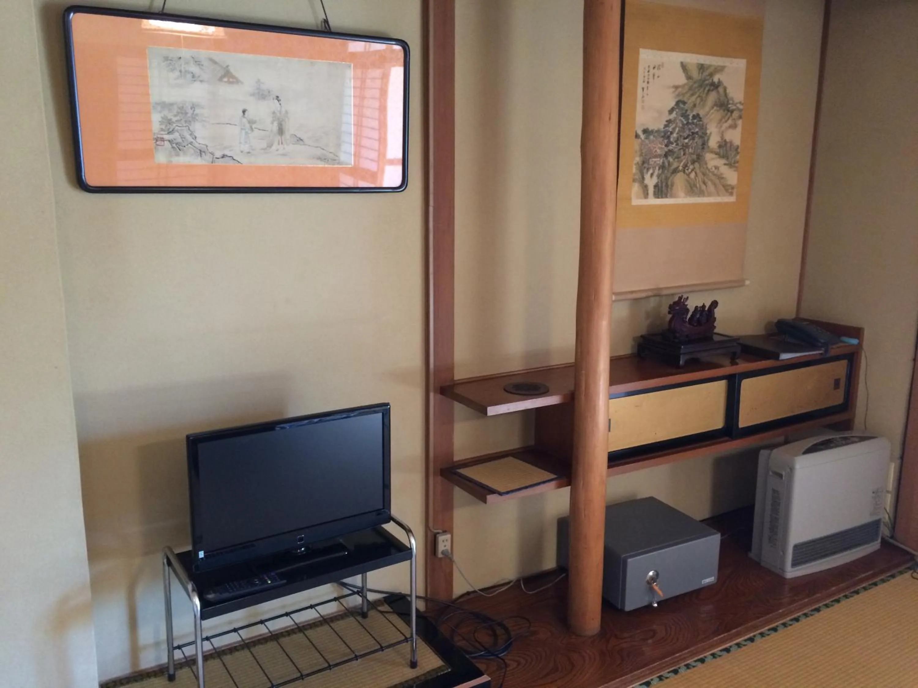 Photo of the whole room in Yudanaka Onsen Yamazakiya