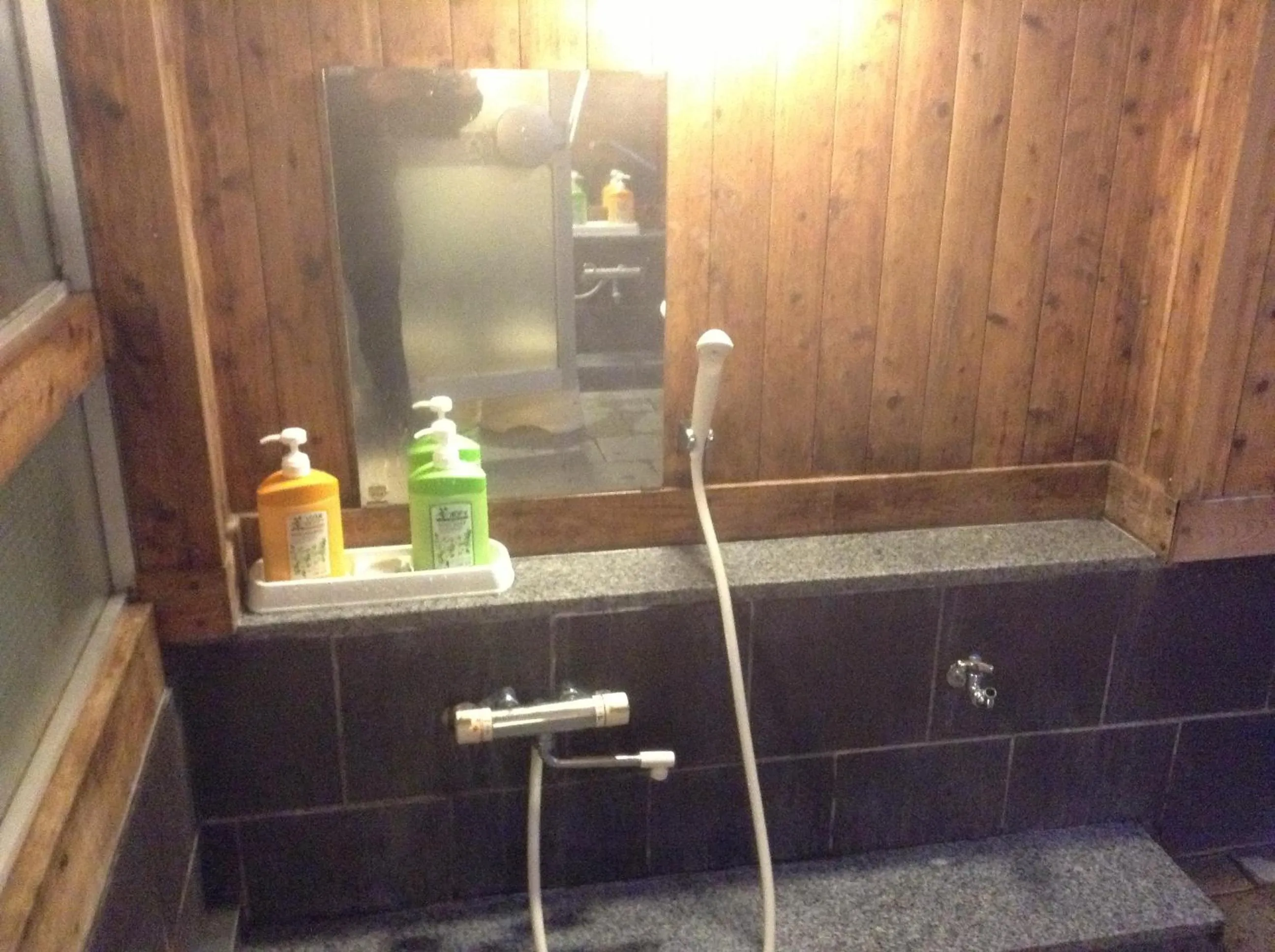 Hot Spring Bath in Yudanaka Onsen Yamazakiya