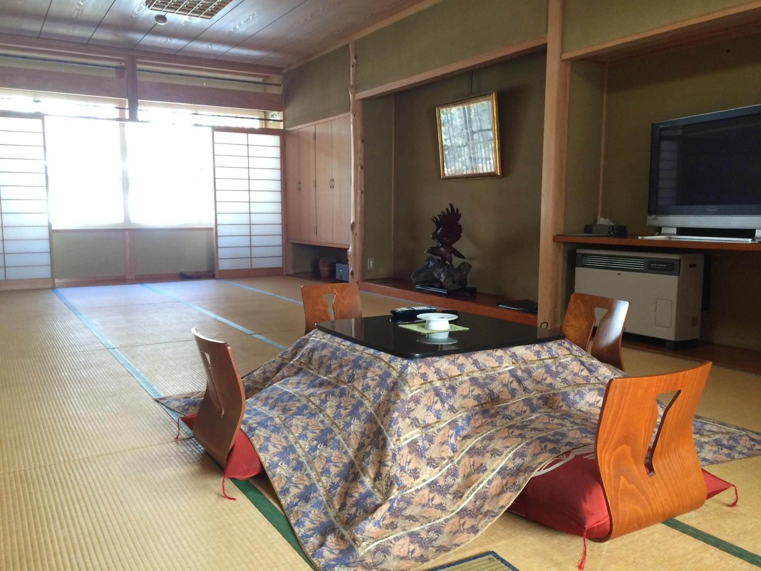 Photo of the whole room in Yudanaka Onsen Yamazakiya