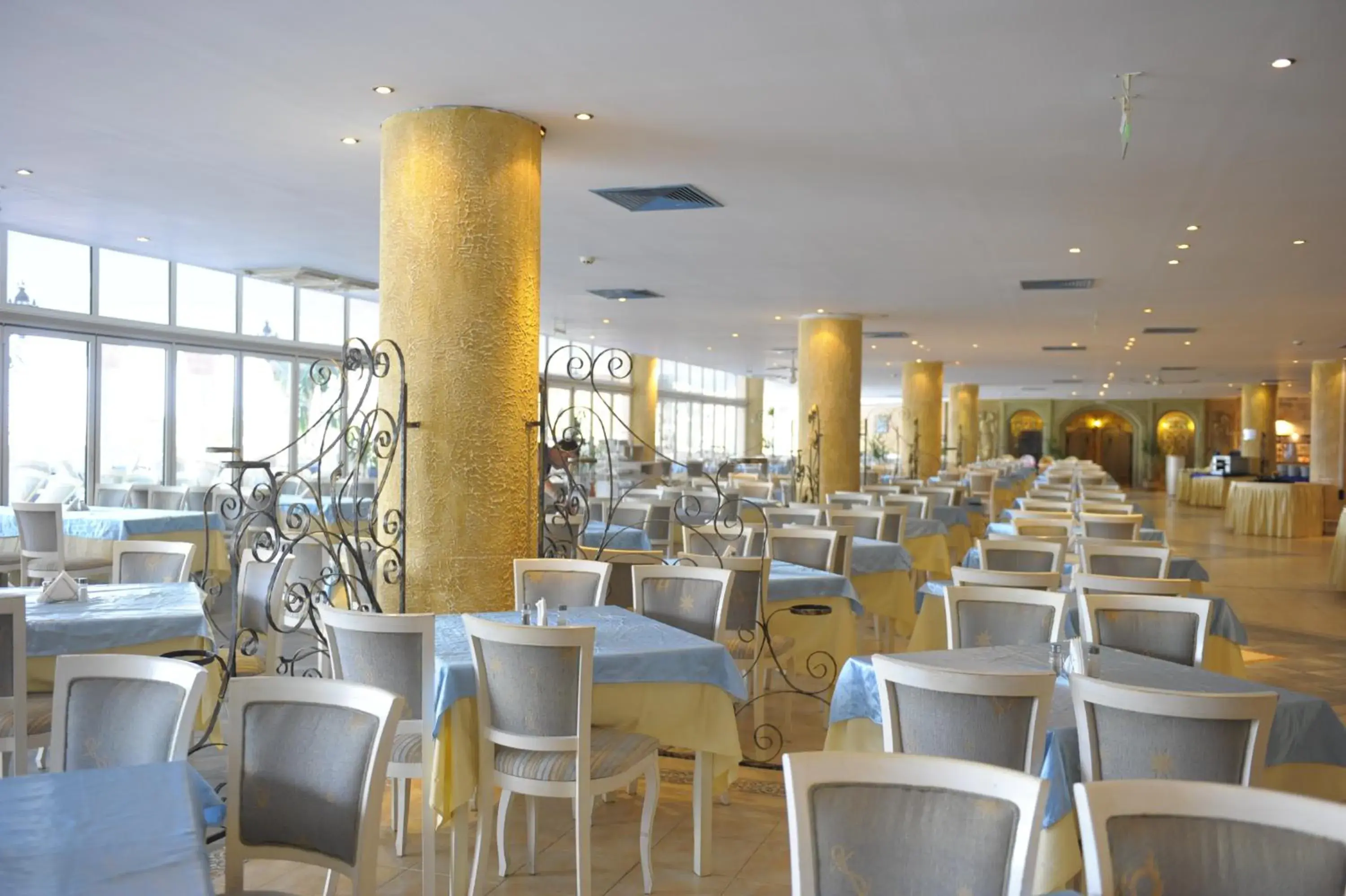 Restaurant/places to eat in Royal Park Hotel - All Inclusive Restaurant/places to eat in Royal Park Hotel - All Inclusive