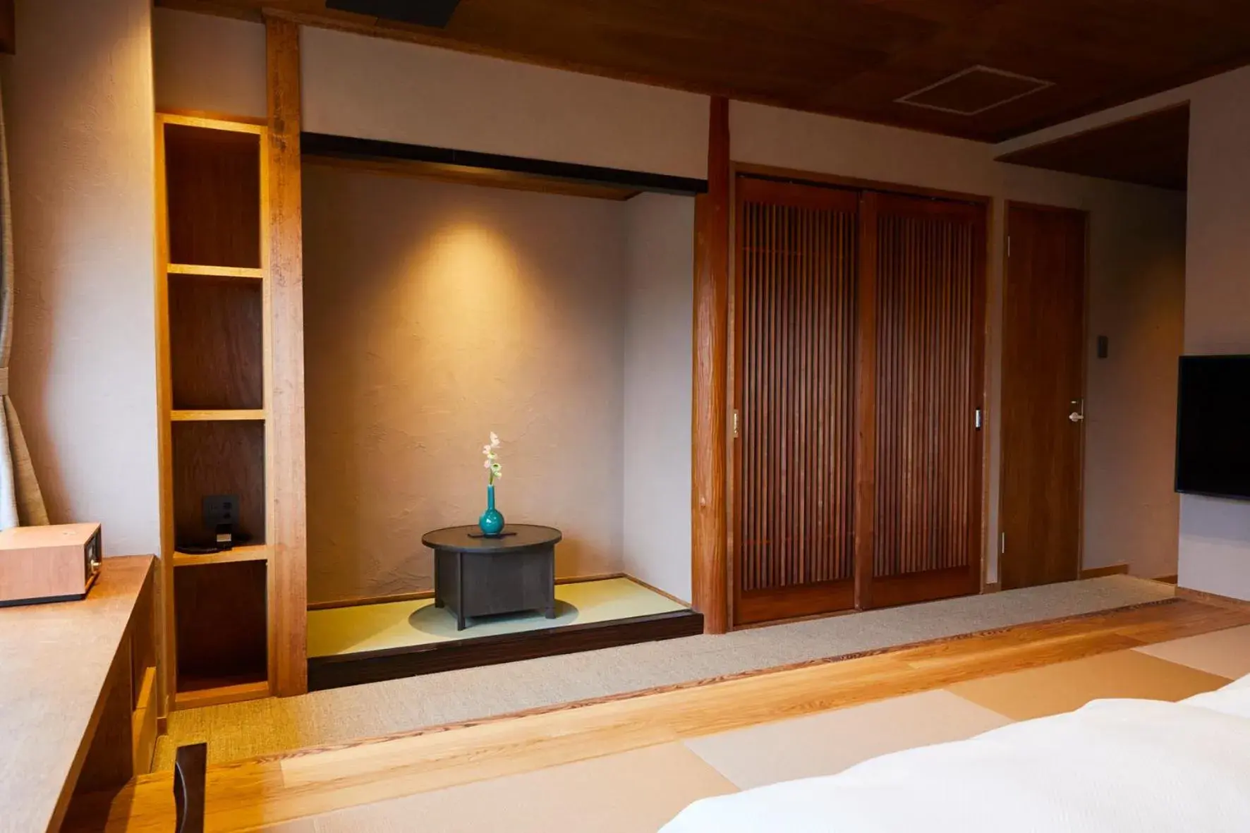 Photo of the whole room, Bed in Ryokan Oomuraya Photo of the whole room, Bed in Ryokan Oomuraya
