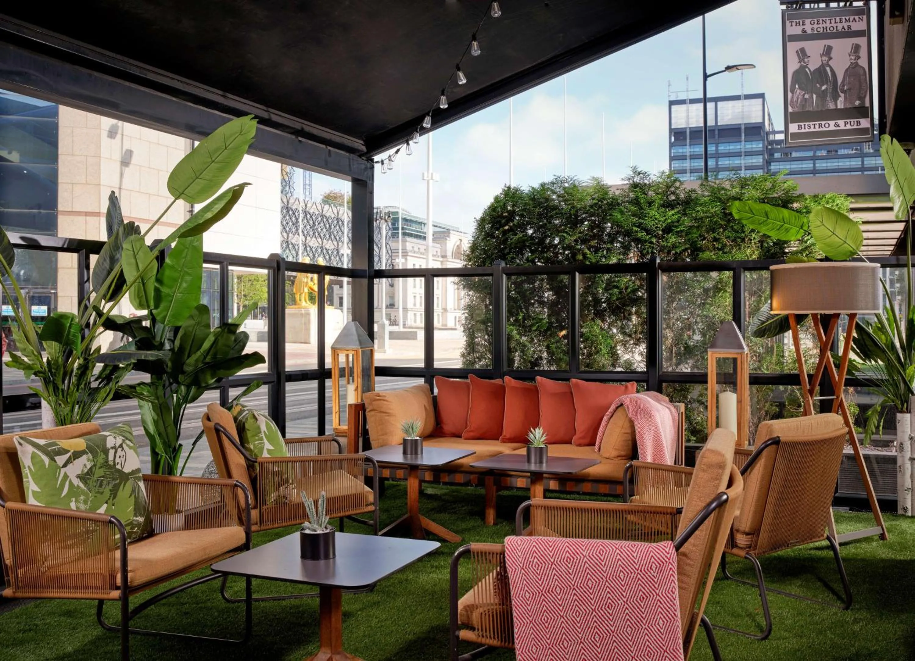 Lounge or bar in Hyatt Regency Birmingham