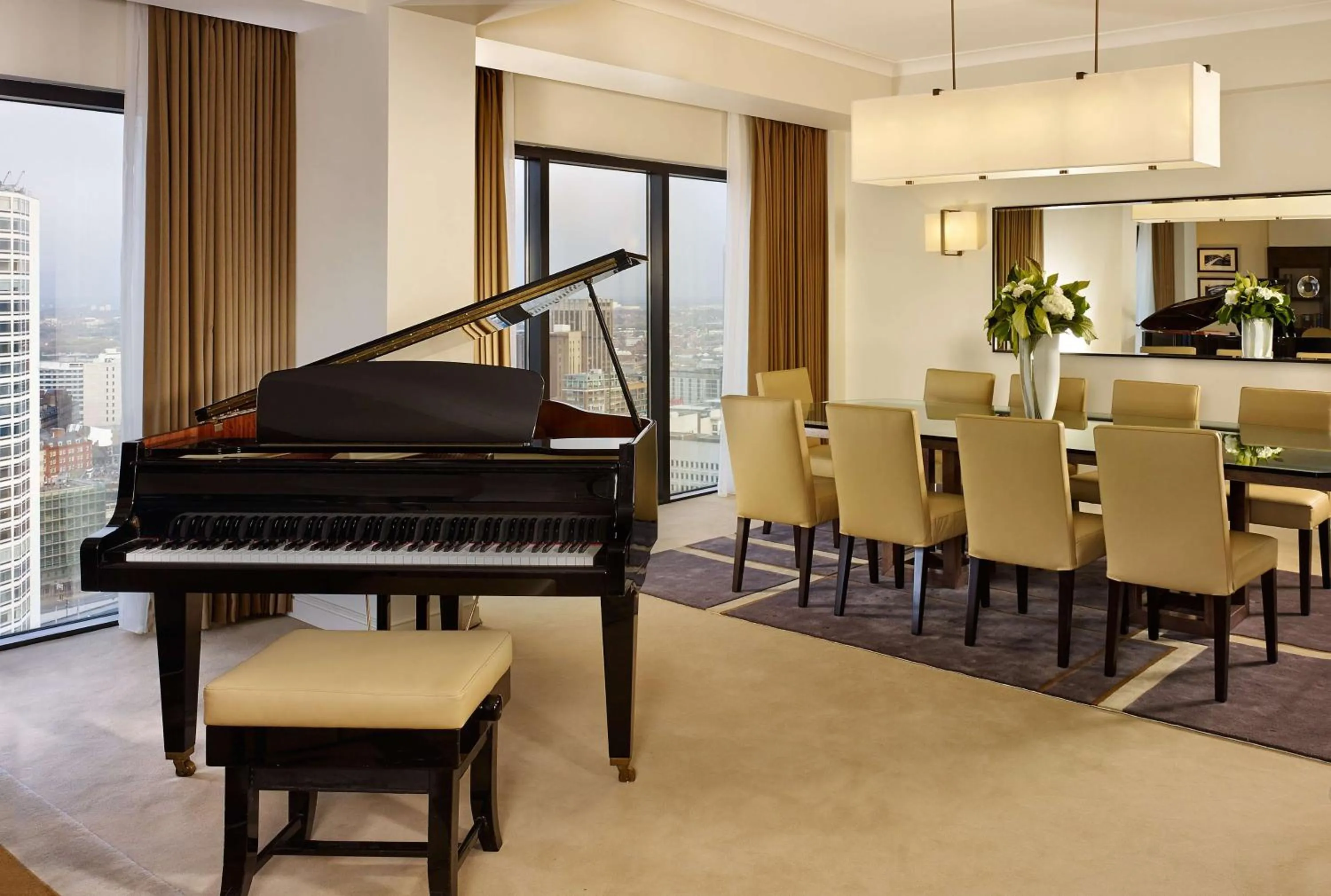 Photo of the whole room in Hyatt Regency Birmingham