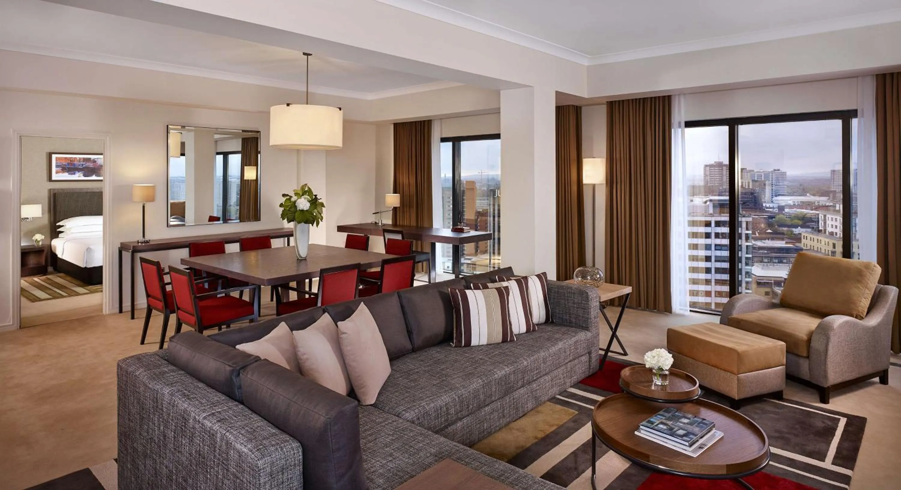 Photo of the whole room in Hyatt Regency Birmingham