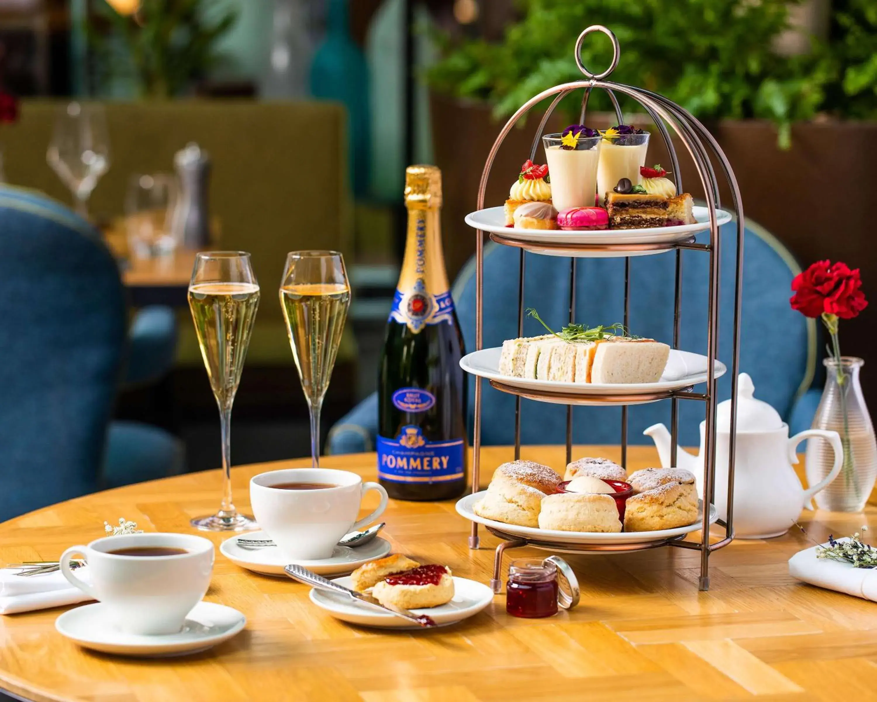 Restaurant/places to eat in Hyatt Regency Birmingham Restaurant/places to eat in Hyatt Regency Birmingham