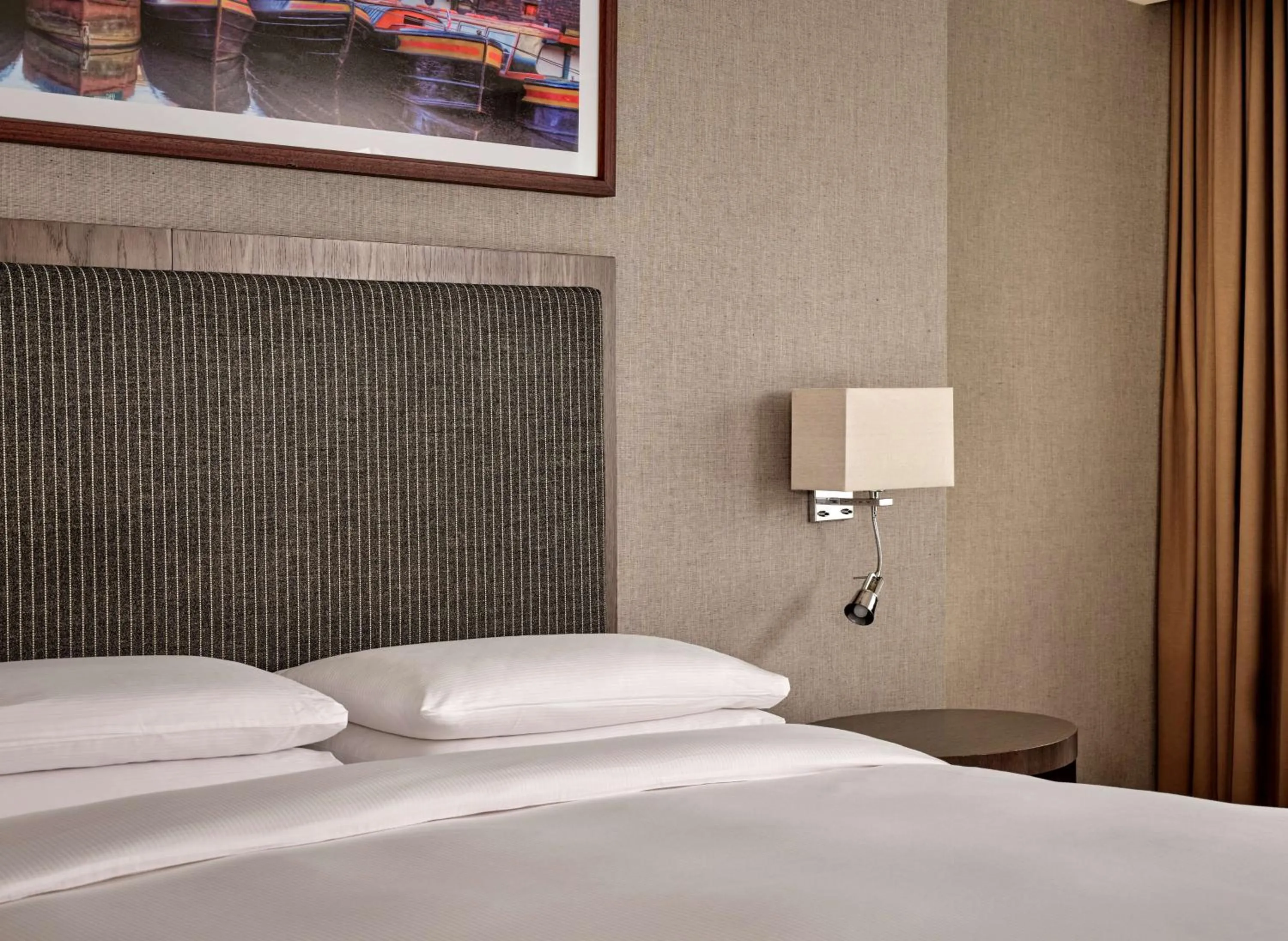 Photo of the whole room in Hyatt Regency Birmingham