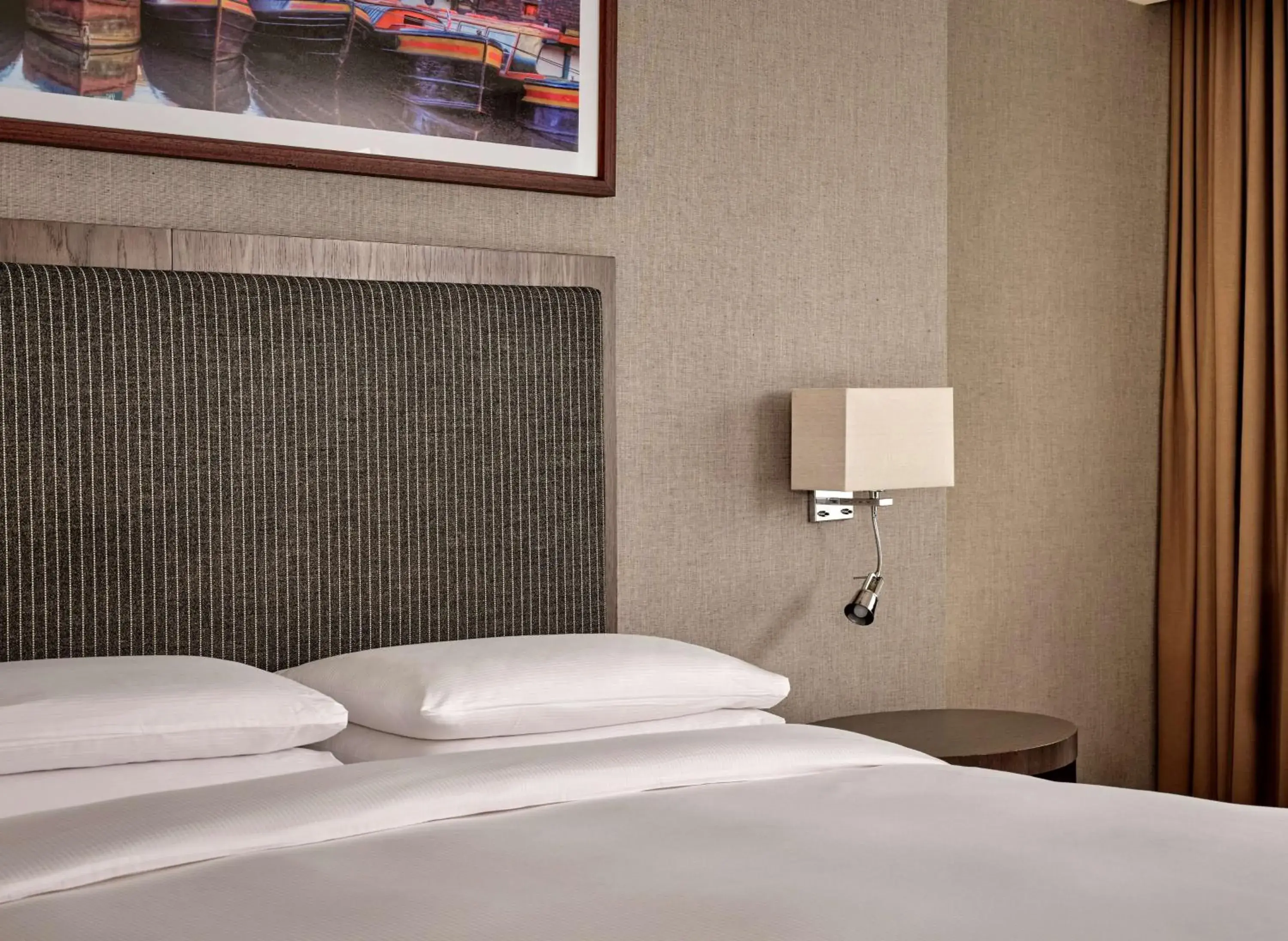 Photo of the whole room, Bed in Hyatt Regency Birmingham Photo of the whole room, Bed in Hyatt Regency Birmingham