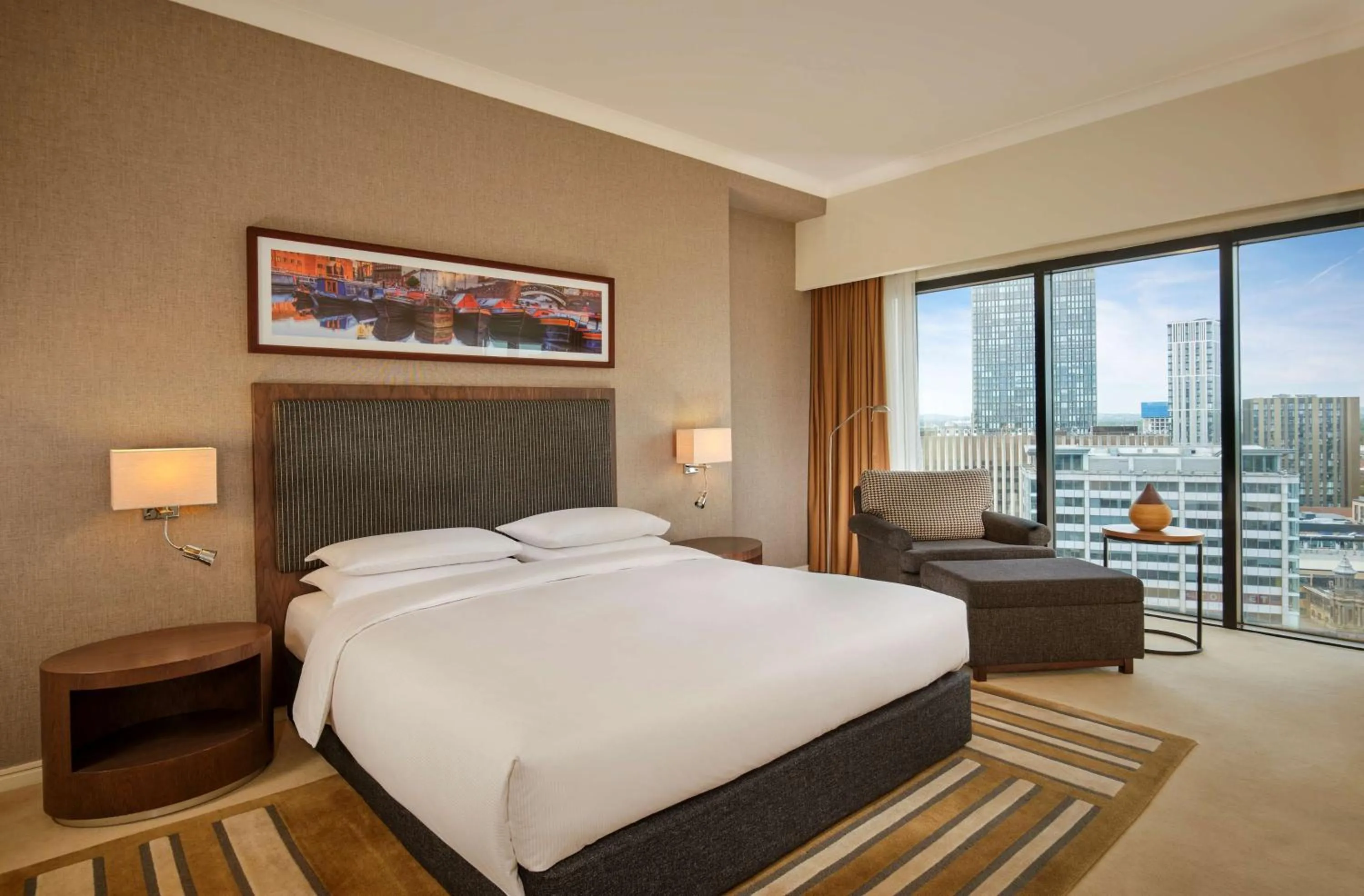 Photo of the whole room in Hyatt Regency Birmingham