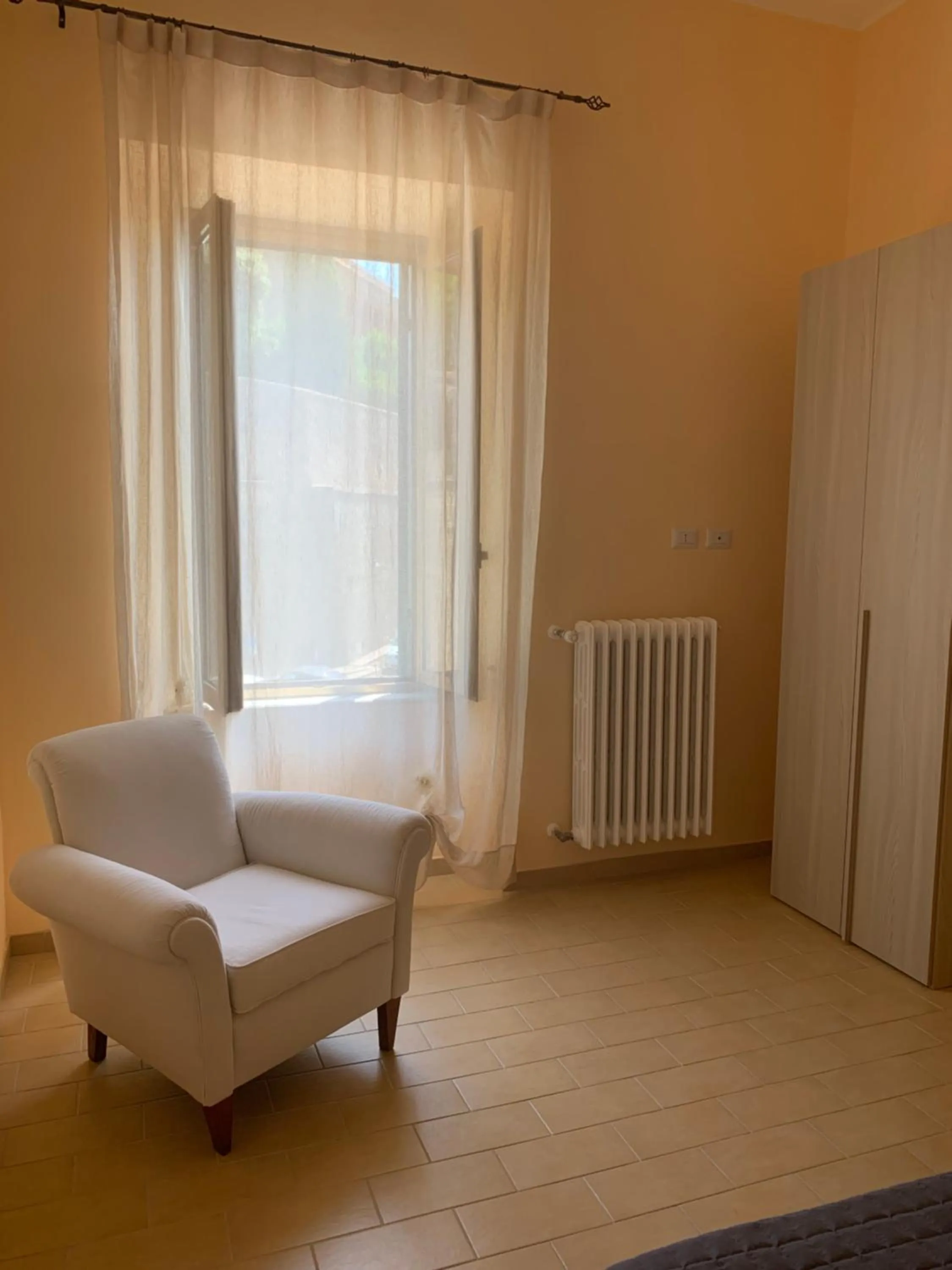 Decorative detail in La Mela Rosa