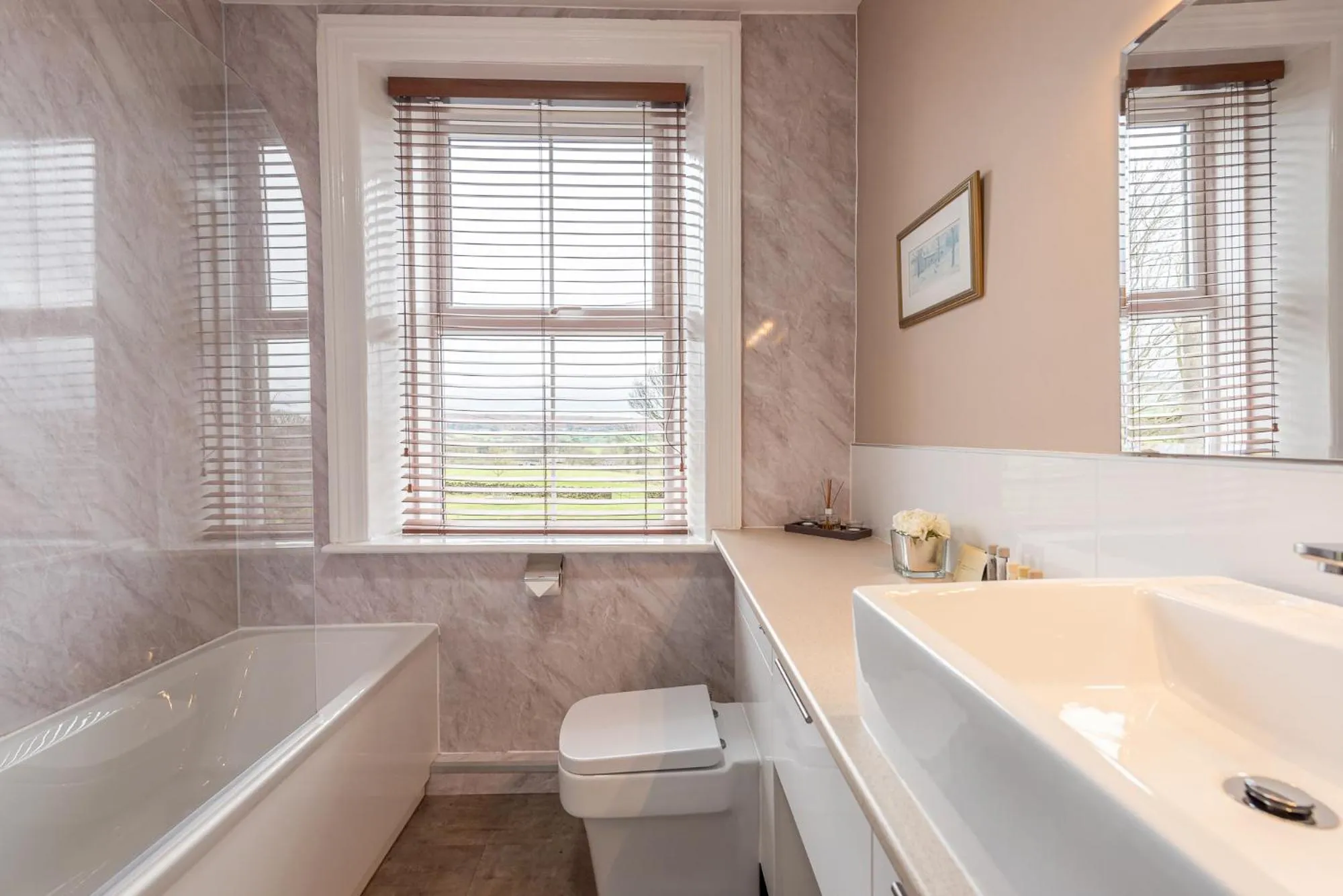 Bathroom in The Fox & Hounds Inn & Camping Pods