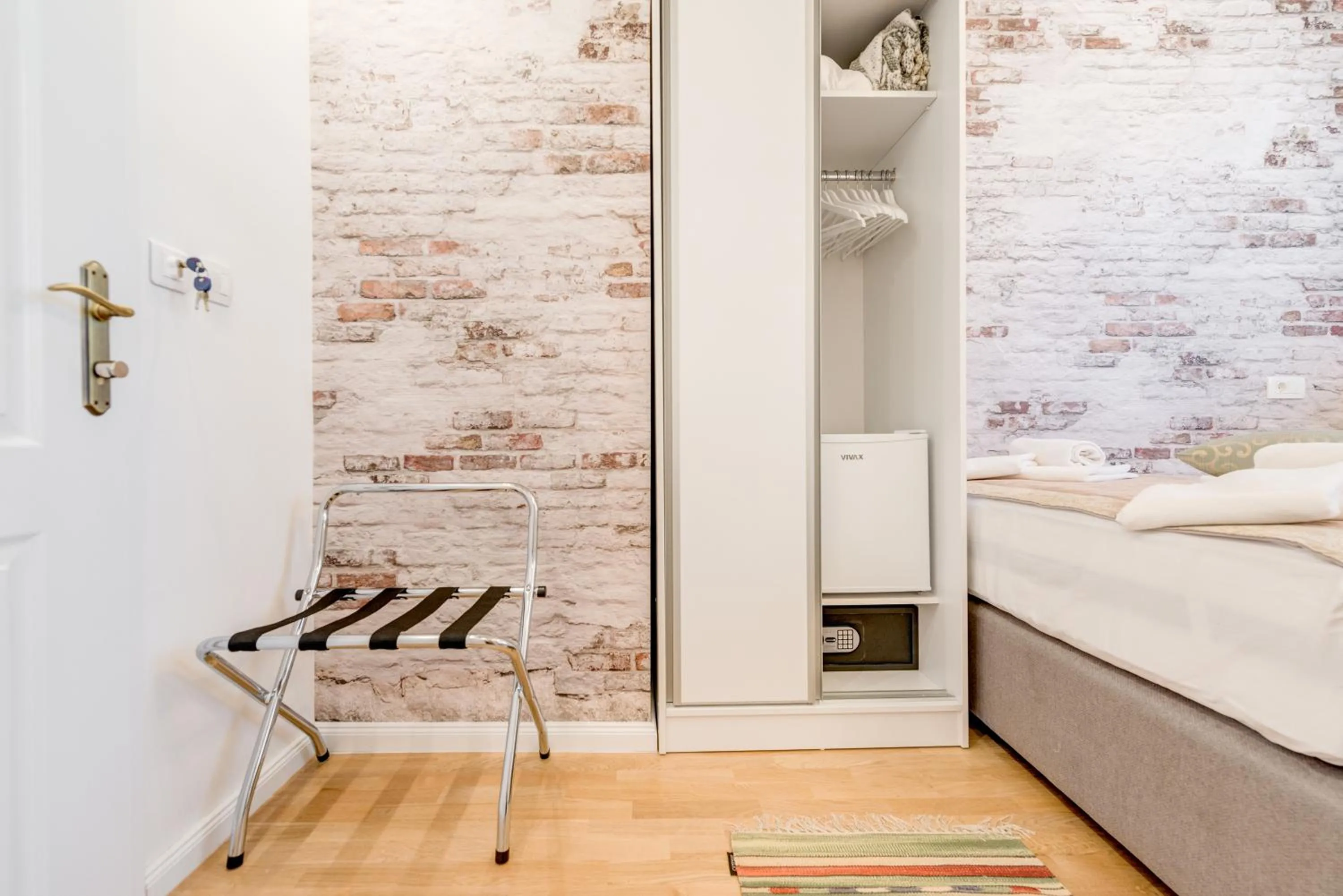 Bedroom, Bed in Le Monde - Vintage Accommodation