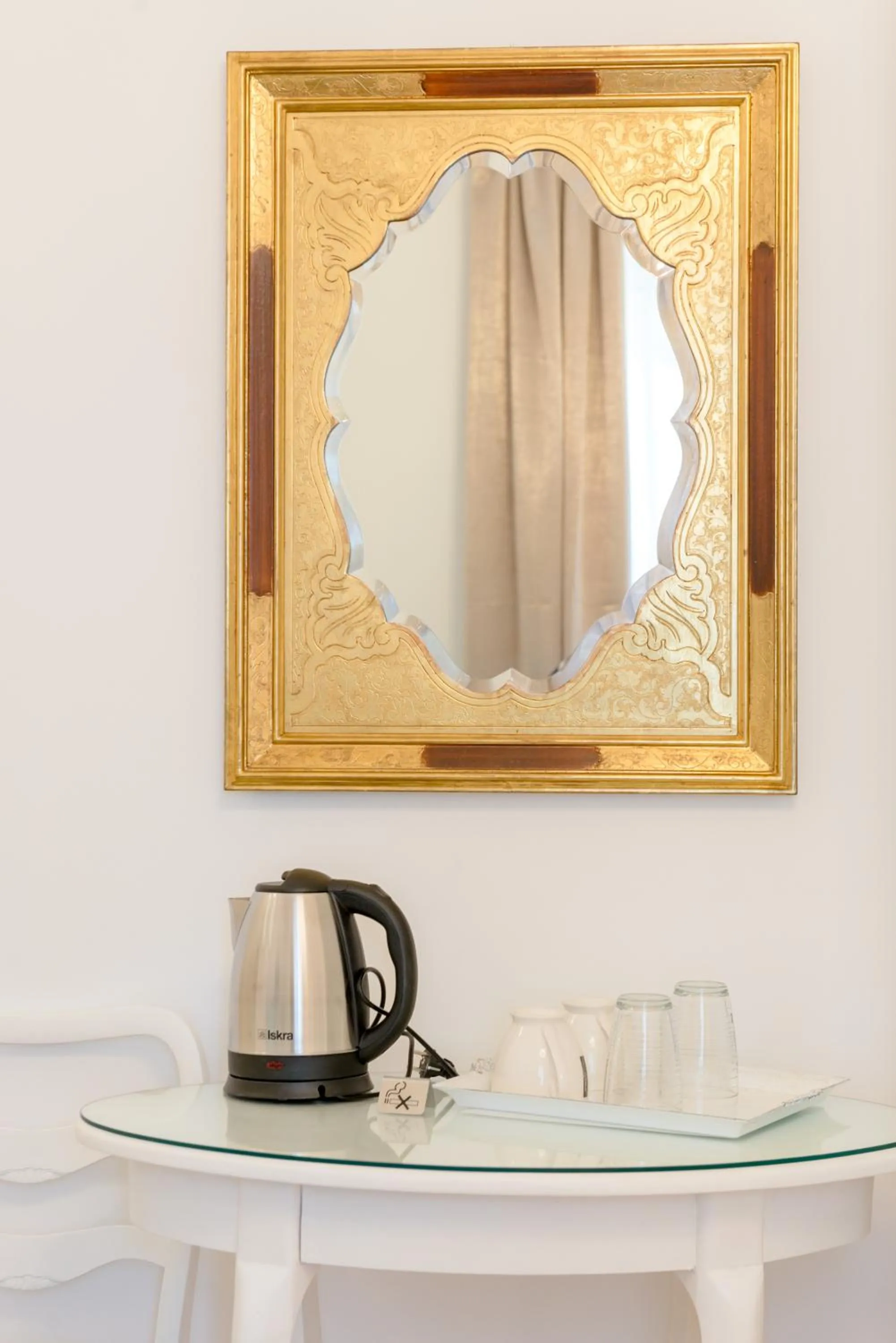 Coffee/tea facilities in Le Monde - Vintage Accommodation