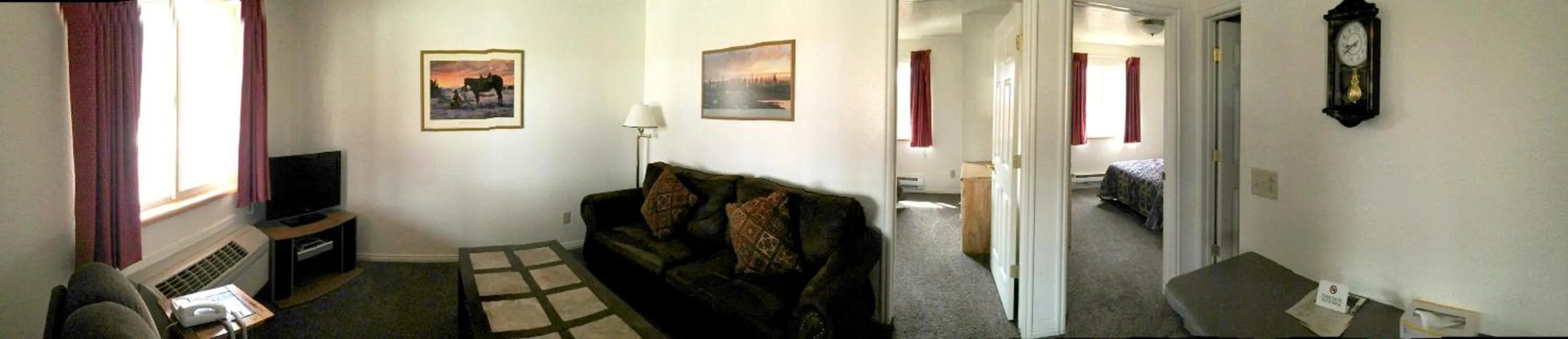 Living room in Austin's Chuckwagon Motel