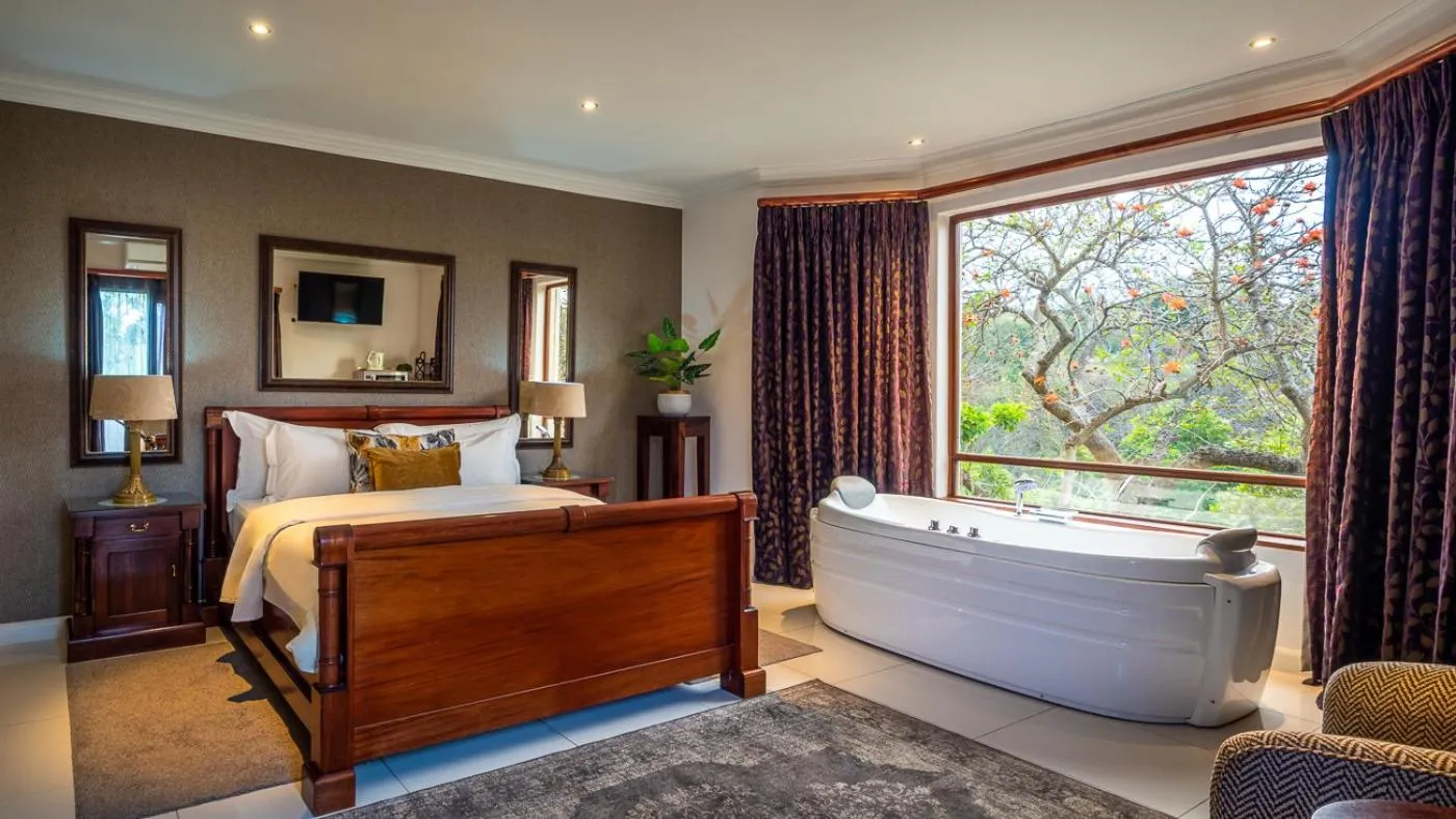 Bedroom, Bed in Leaves Lodge and Spa