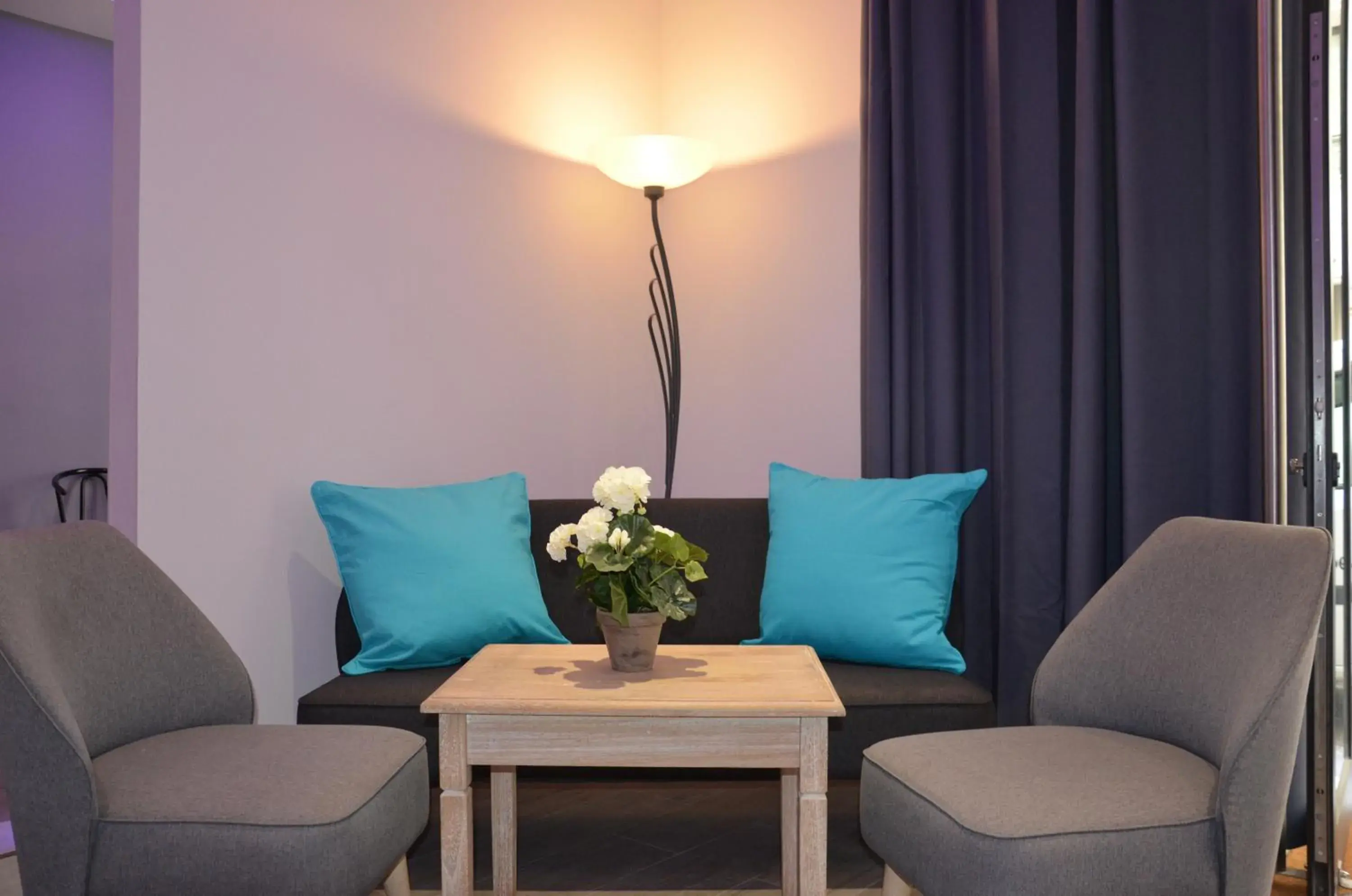 Living room in Hotel Cannes Croisette Living room in Hotel Cannes Croisette