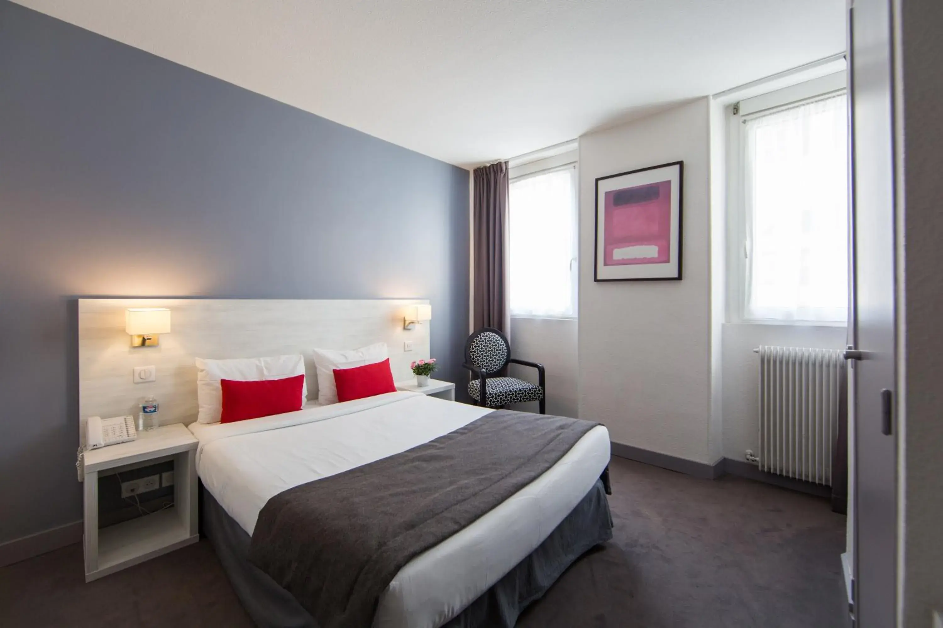 Bedroom, Bed in Hotel Cannes Croisette Bedroom, Bed in Hotel Cannes Croisette