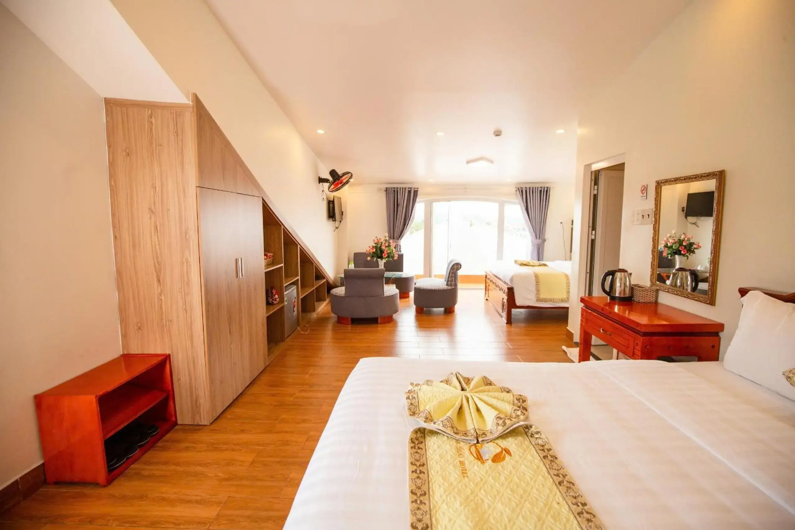 Photo of the whole room, Bed in Thanh Do Hotel Photo of the whole room, Bed in Thanh Do Hotel